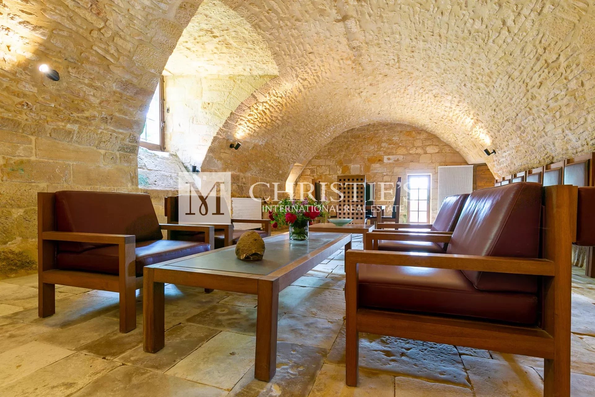 9 Bedroom Chateau's Image 22