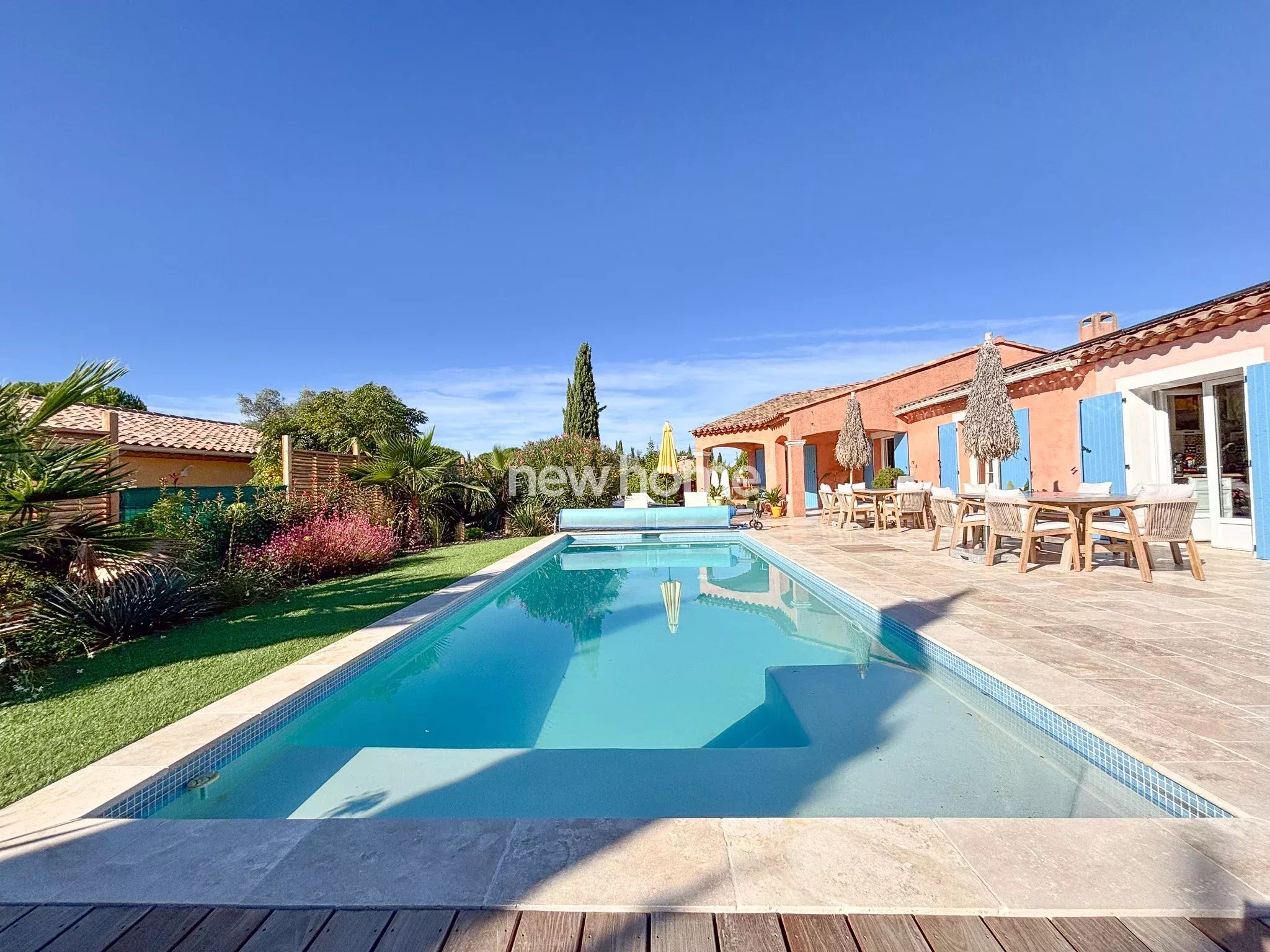 Villa provençale de 214 m²  proche du centre de Lorgues