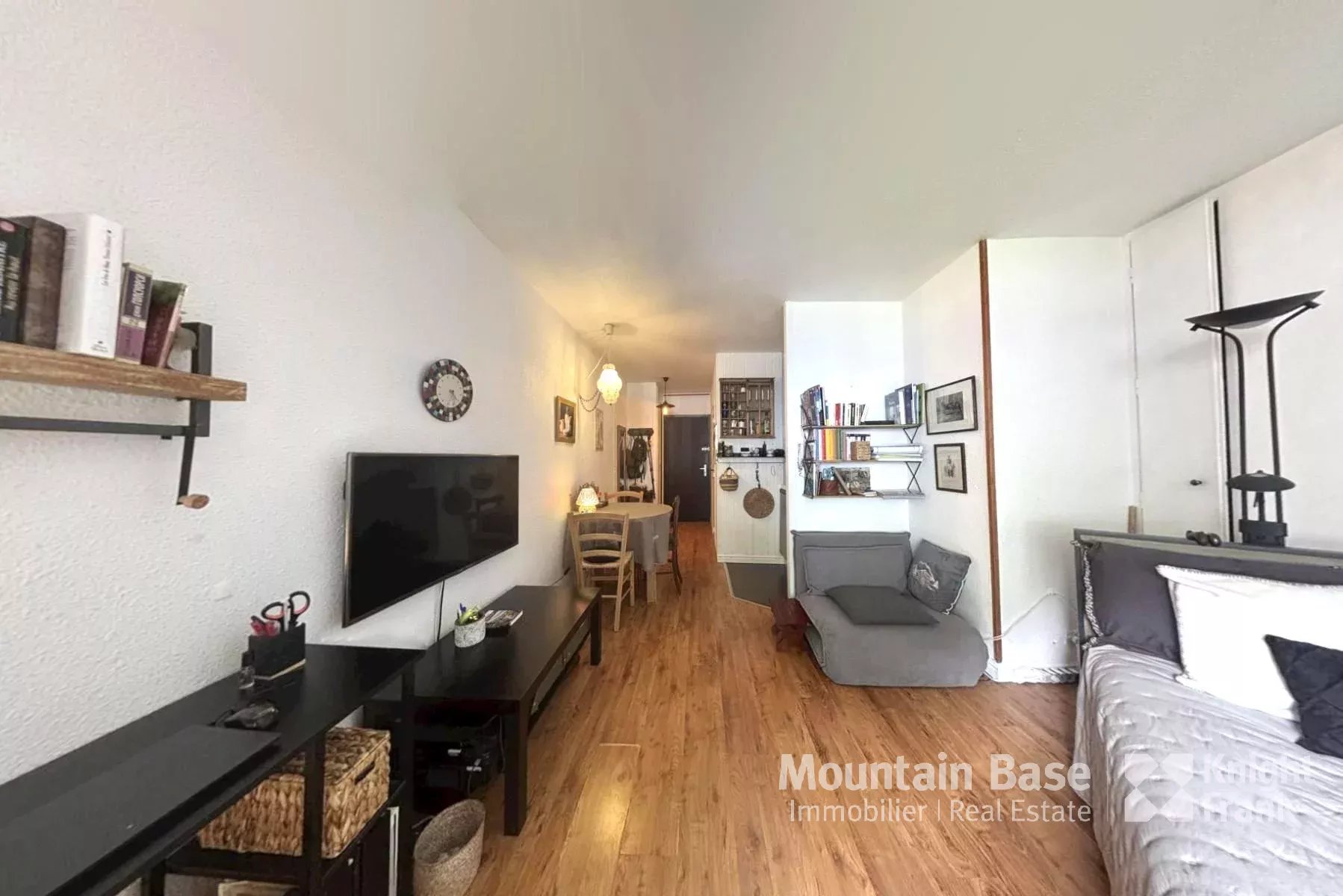 Photo of A 3rd-floor studio apartment with balcony and Mont Blanc views