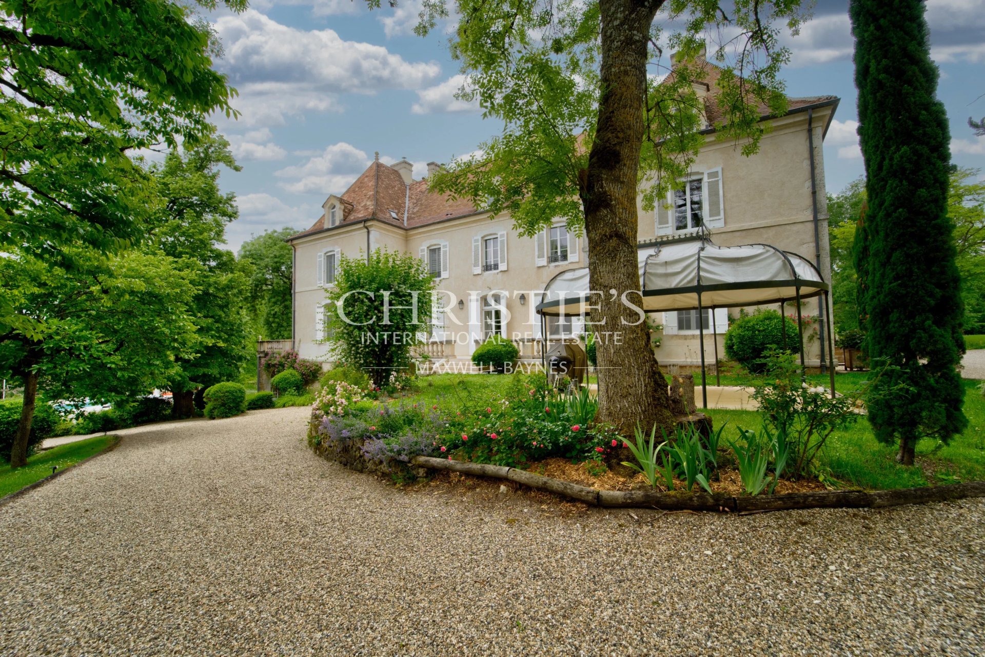9 Bedroom Chateau's Image 37