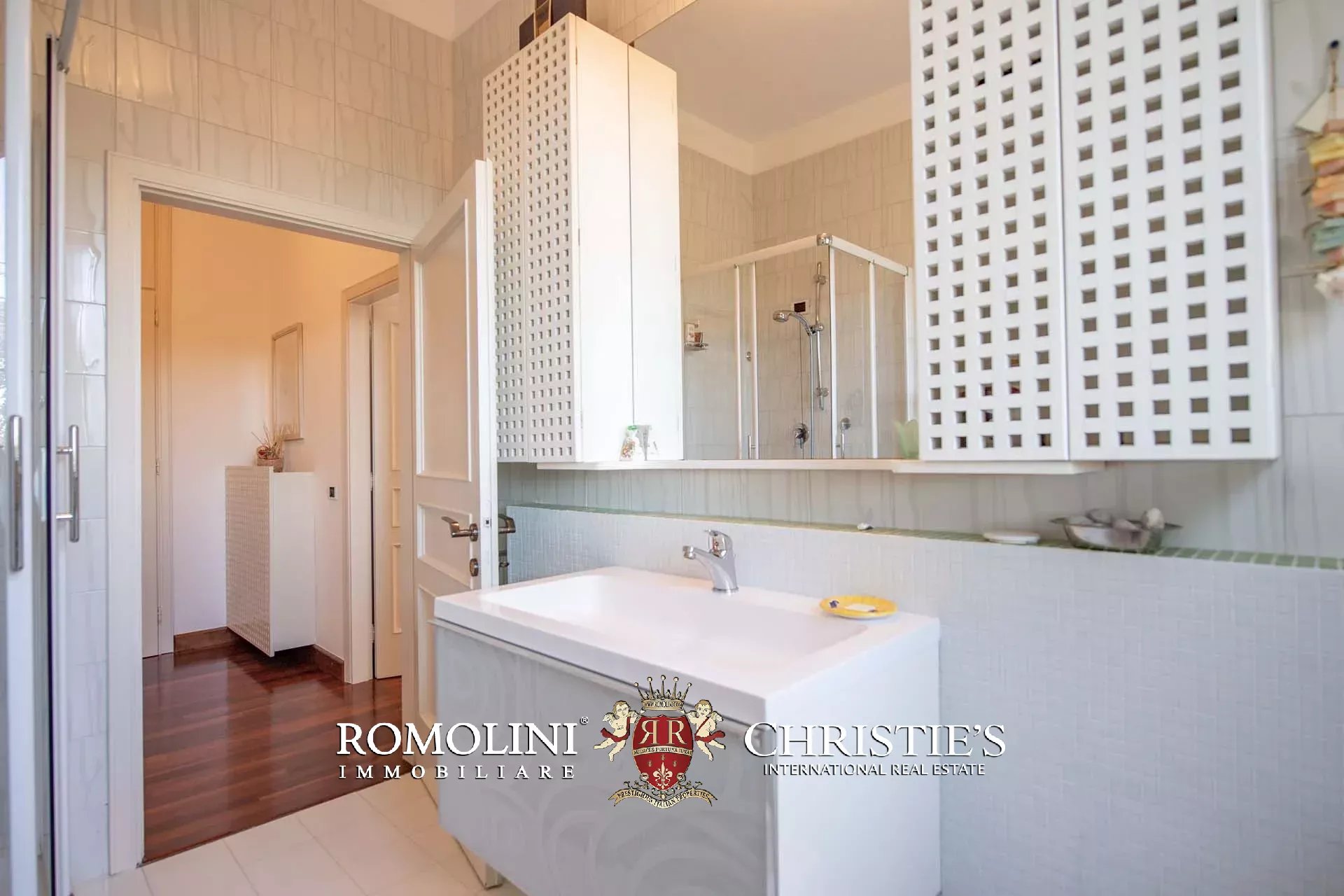 5 Bedroom Villa/Townhouse's Image 52