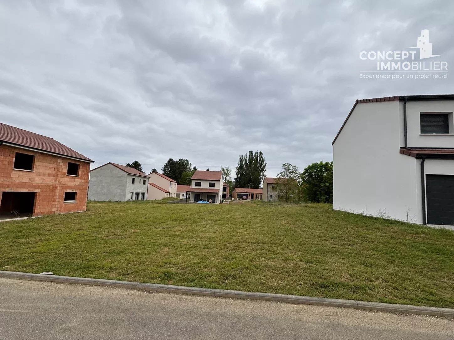 Terrain à bâtir – 600 m² – Fameck (Budange)