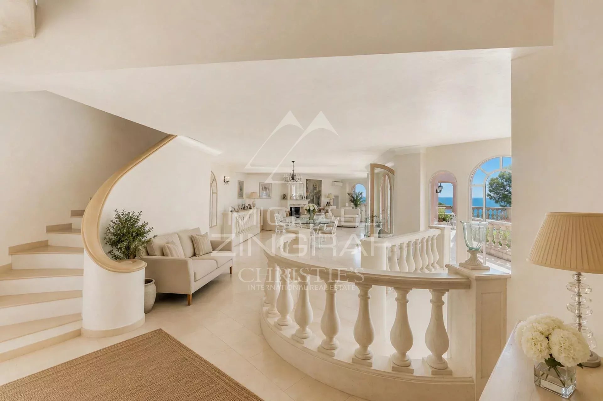 6 Bedroom Villa/Townhouse's Image 5