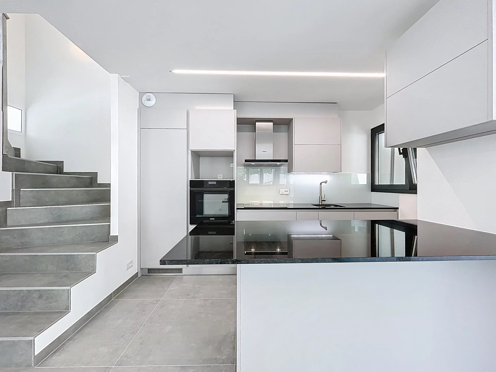 Maison neuve contemporaine – prête à emménager !