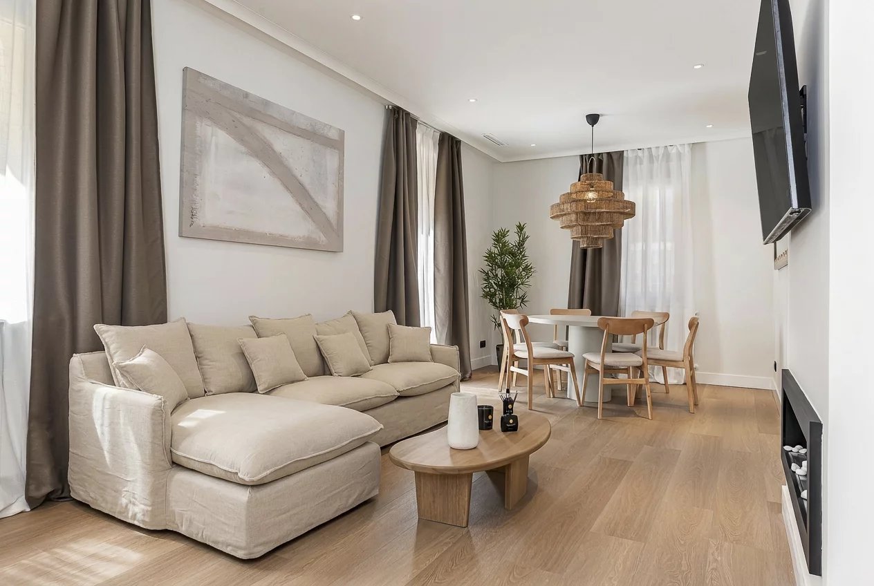 Elegant 2-Bed Apartment with Terrace in Chamberí