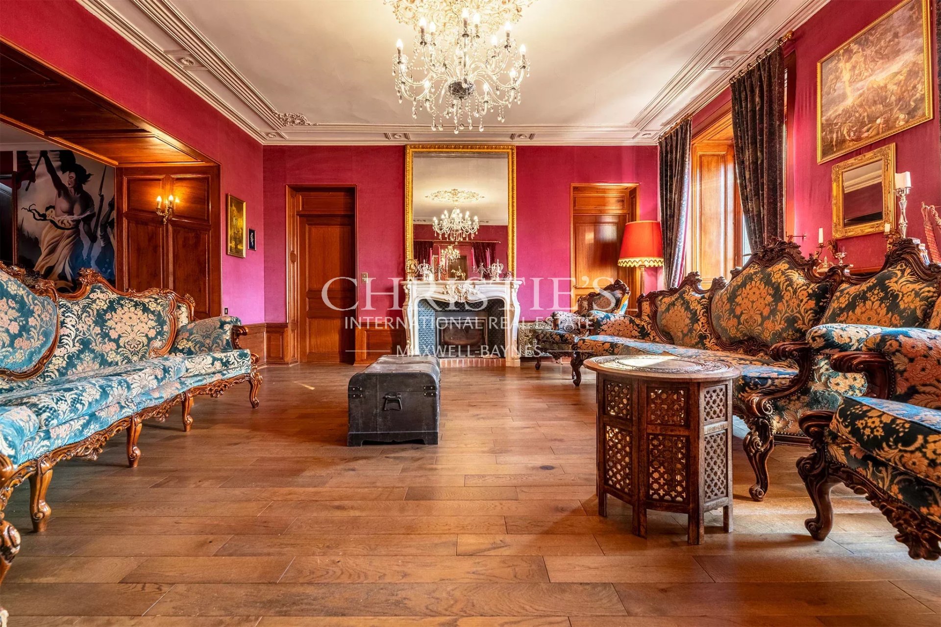 10 Bedroom Chateau's Image 3