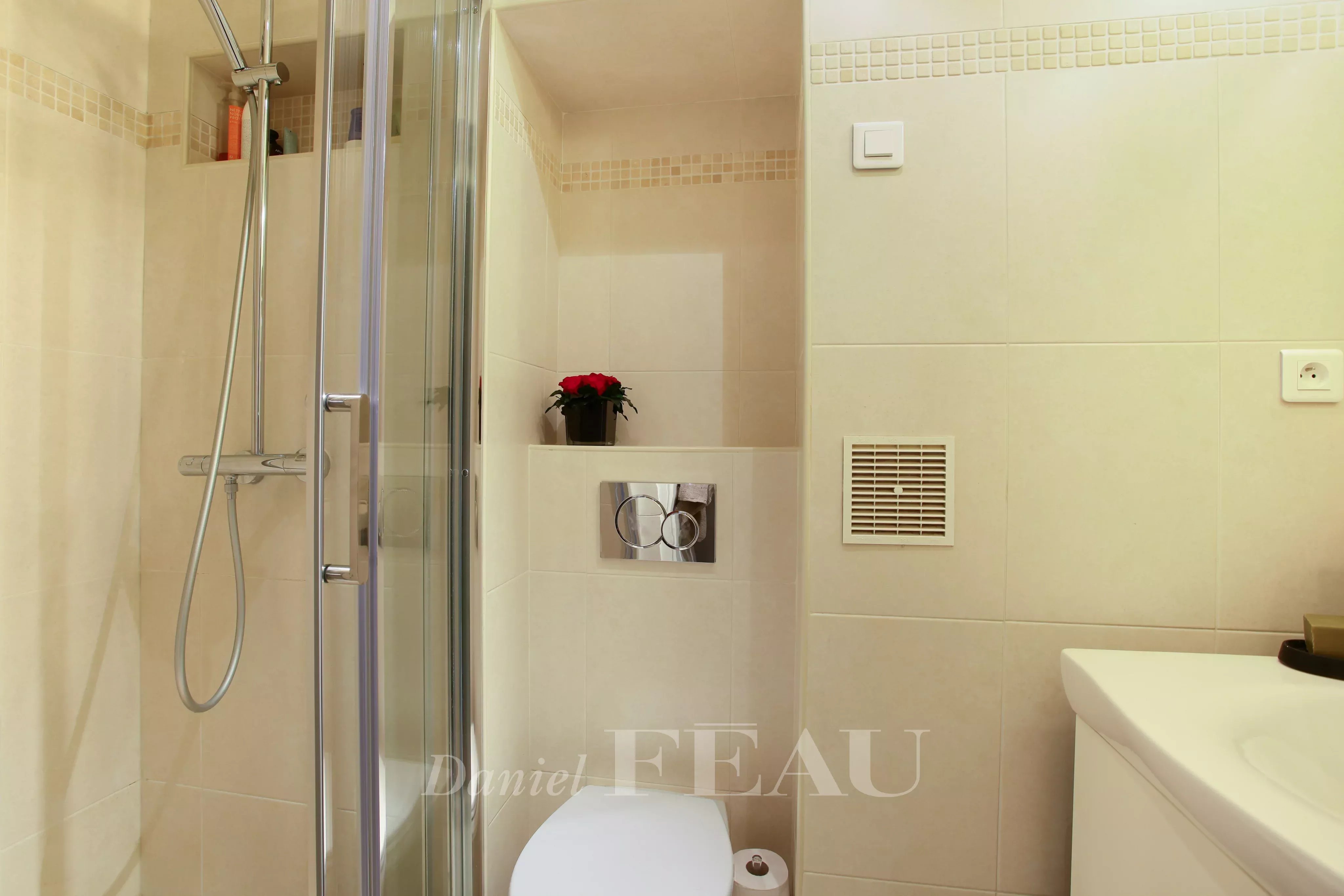 Sale Apartment Paris 8th