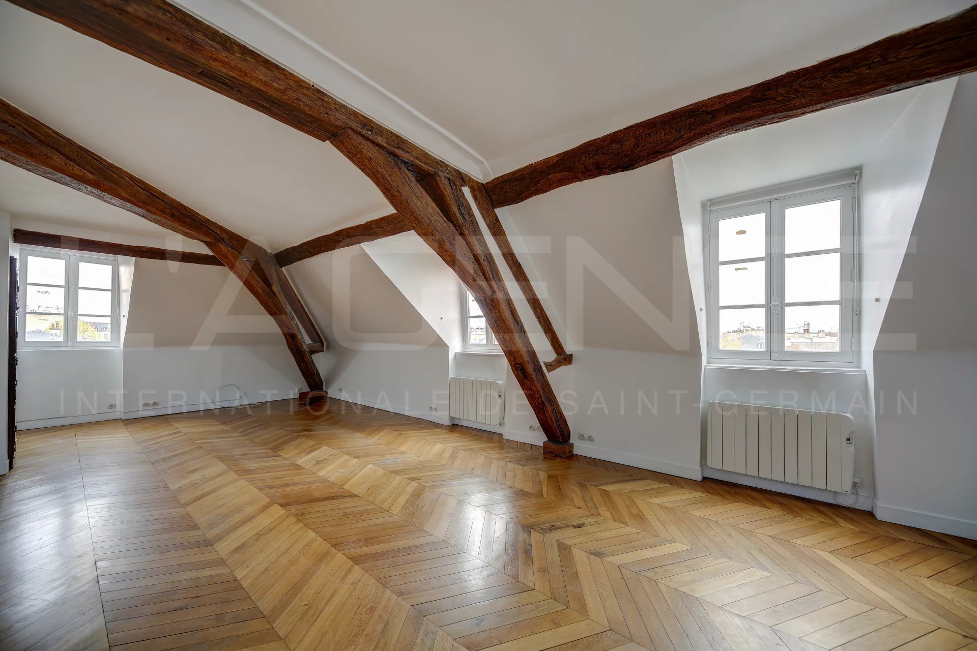 Agence immobilière de PARIS - LONDON - PAROS