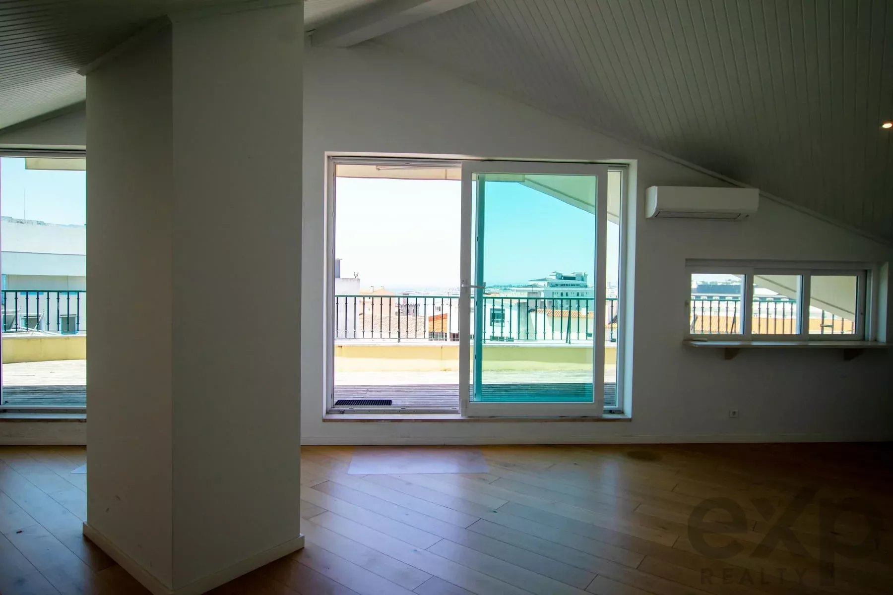 Penthouse Luxury with Sea & Harbour Views in Prime Estoril 85996079 image 37