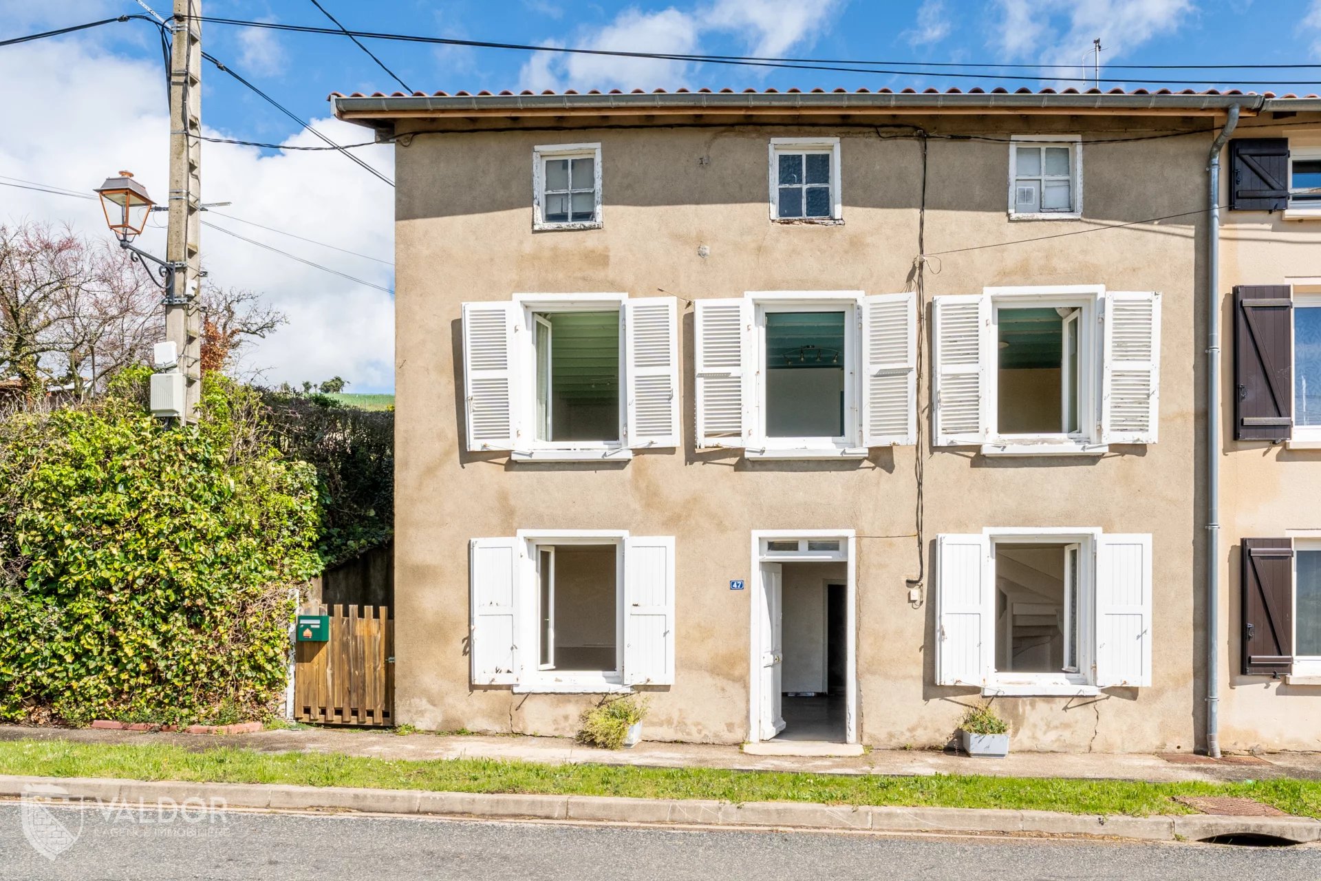 Maison de village avec jardin 165m2 habitables potentiels