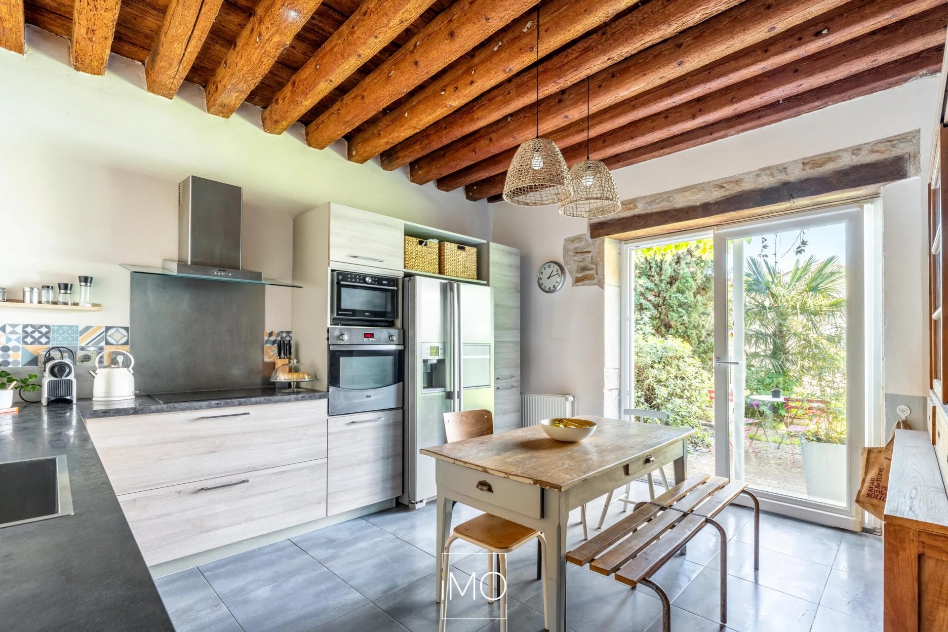 Maison rénovée avec charme de 151 m² – 6 chambres, piscine, atelier et extérieur sans vis-à-vis