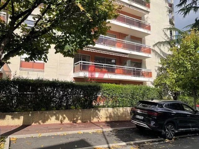 Issy - Tariel - Bel appartement 3 pièces de 70 m2 avec cave et pk en option