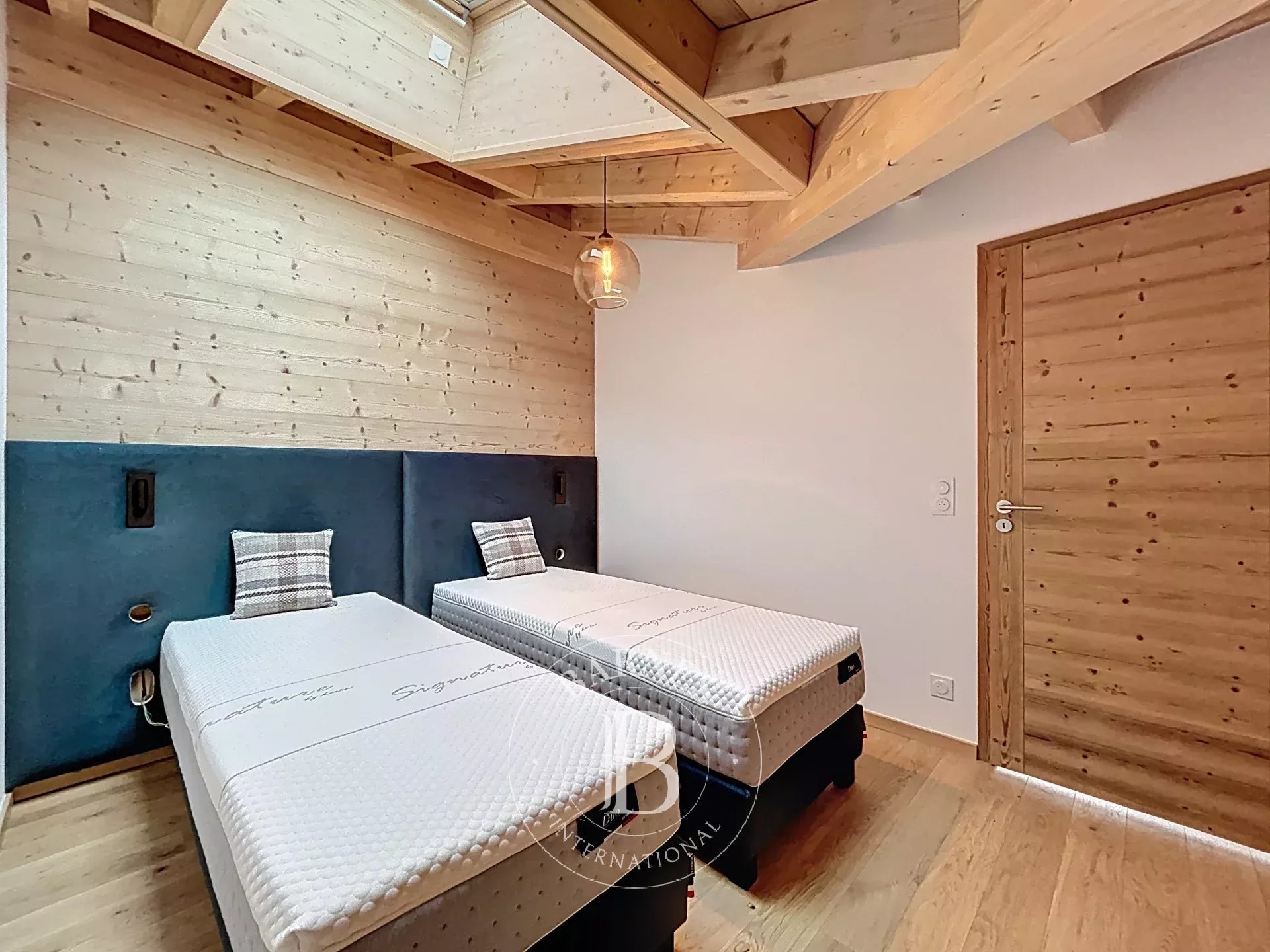 Photo of Les Gets – Spacious Family T6 Duplex – Direct Ski Access – Open Mountain Views