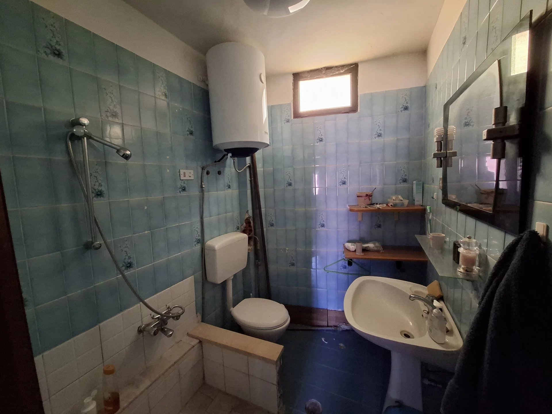 CASA DI AMPIA METRATURA A ROCCA