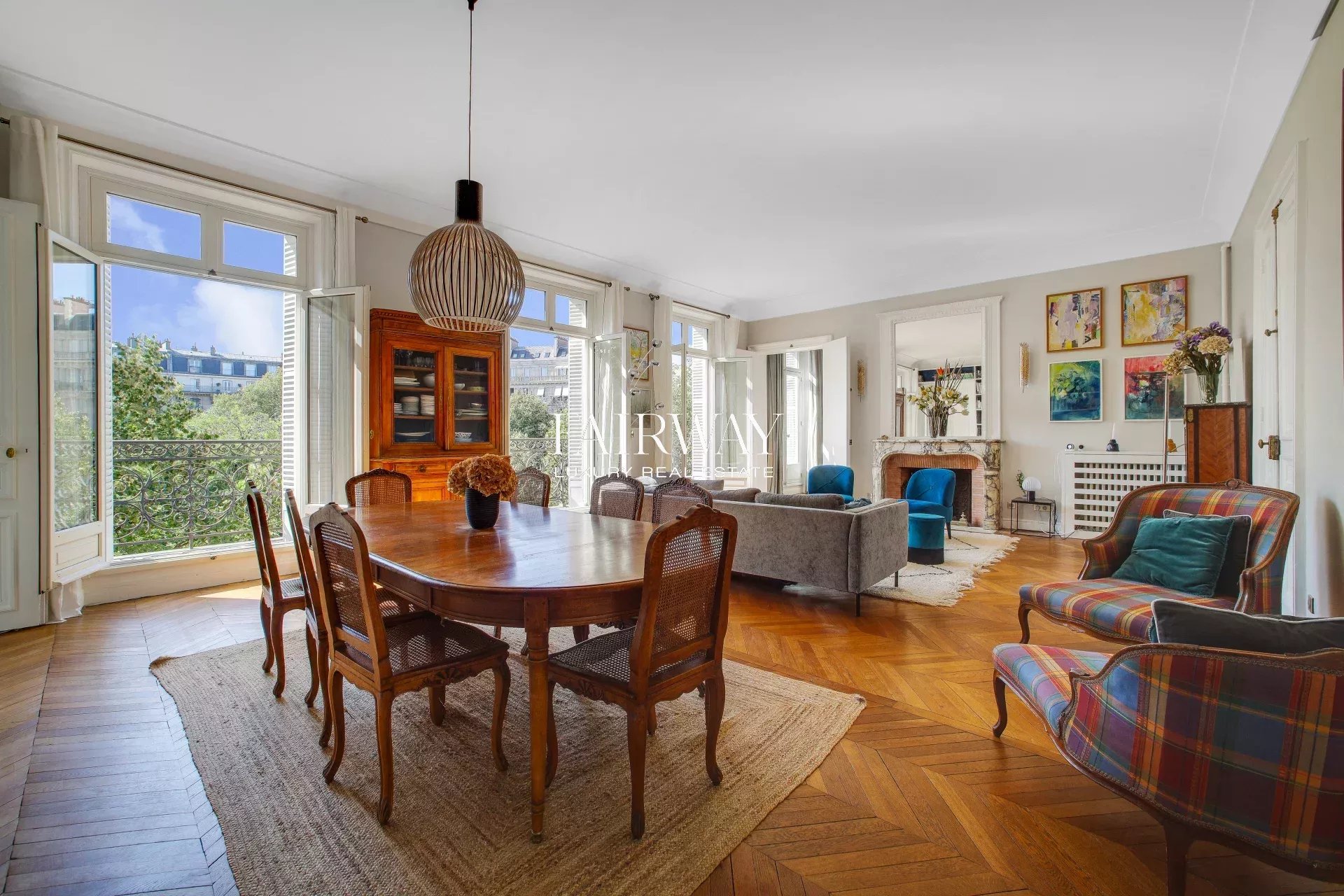 Appartement familial de standing de 213m² avec 5 chambres dans le 8ème arrondissement de Paris