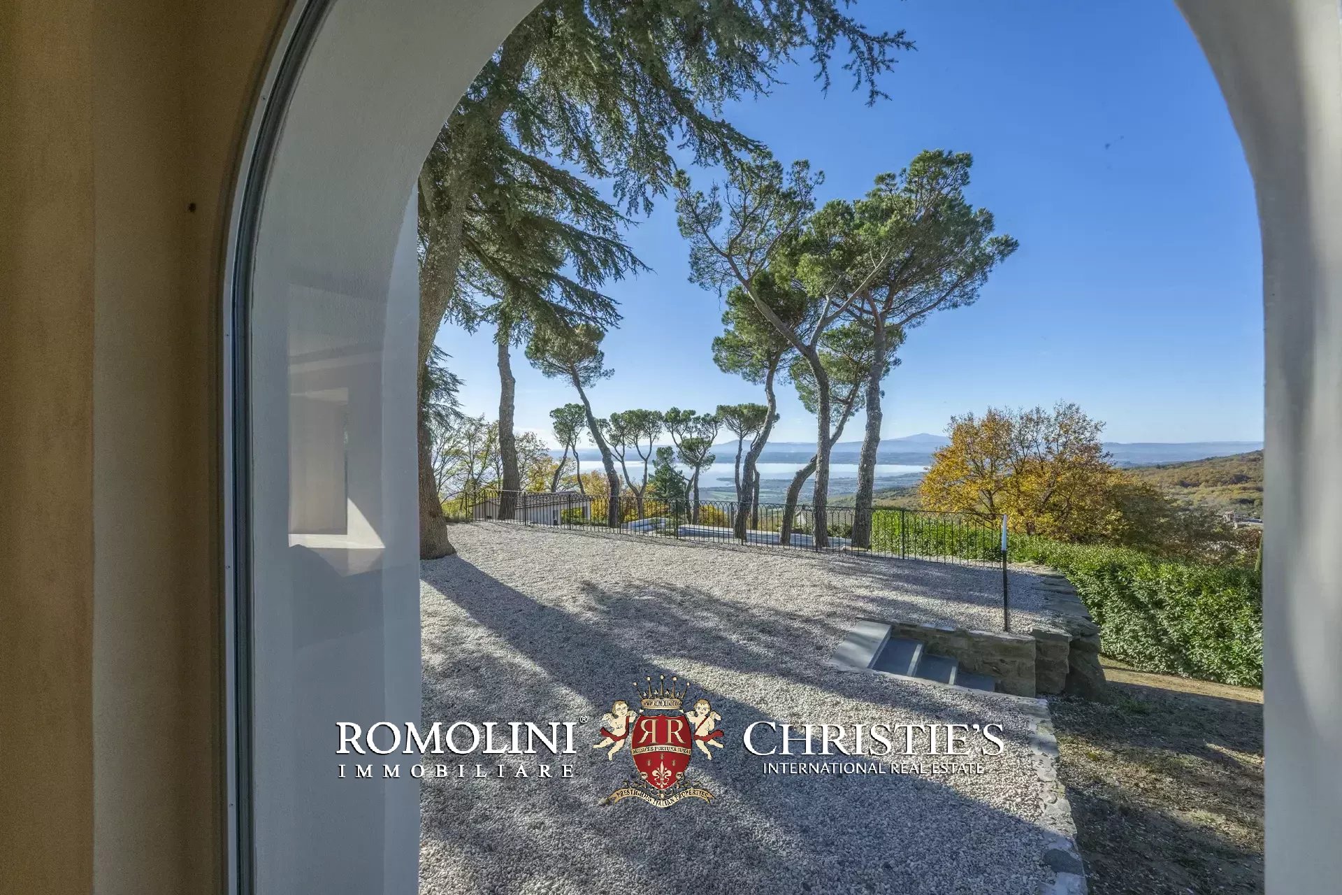 ART-NOUVEAU VILLA FOR SALE IN A PANORAMIC POSITION OVER LAKE TRASIMENO, UMBRIA