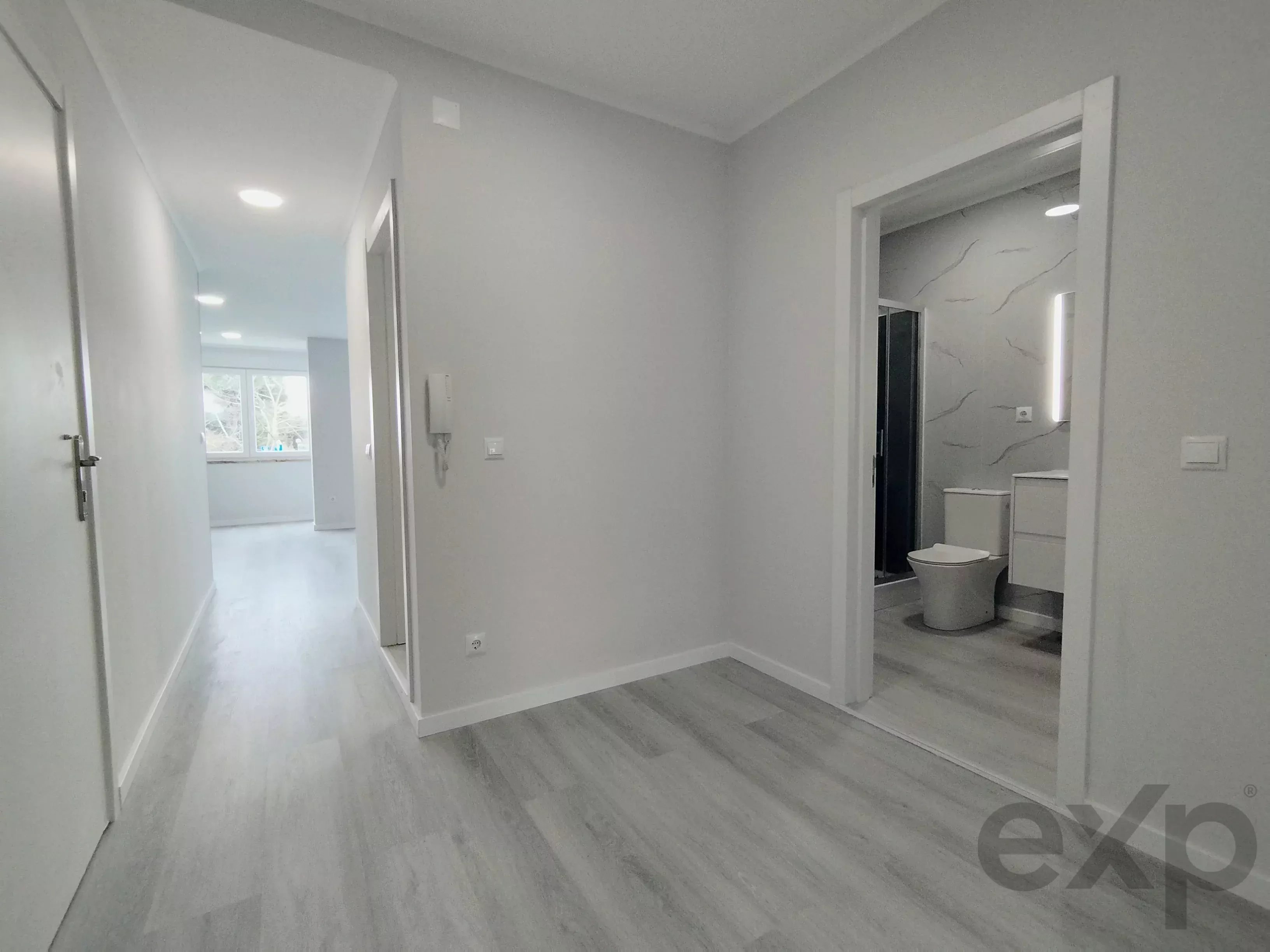 Central 2-Bedroom Apartment in Oeiras: Comfort, Elevator and Premium Location 86191632 image 4