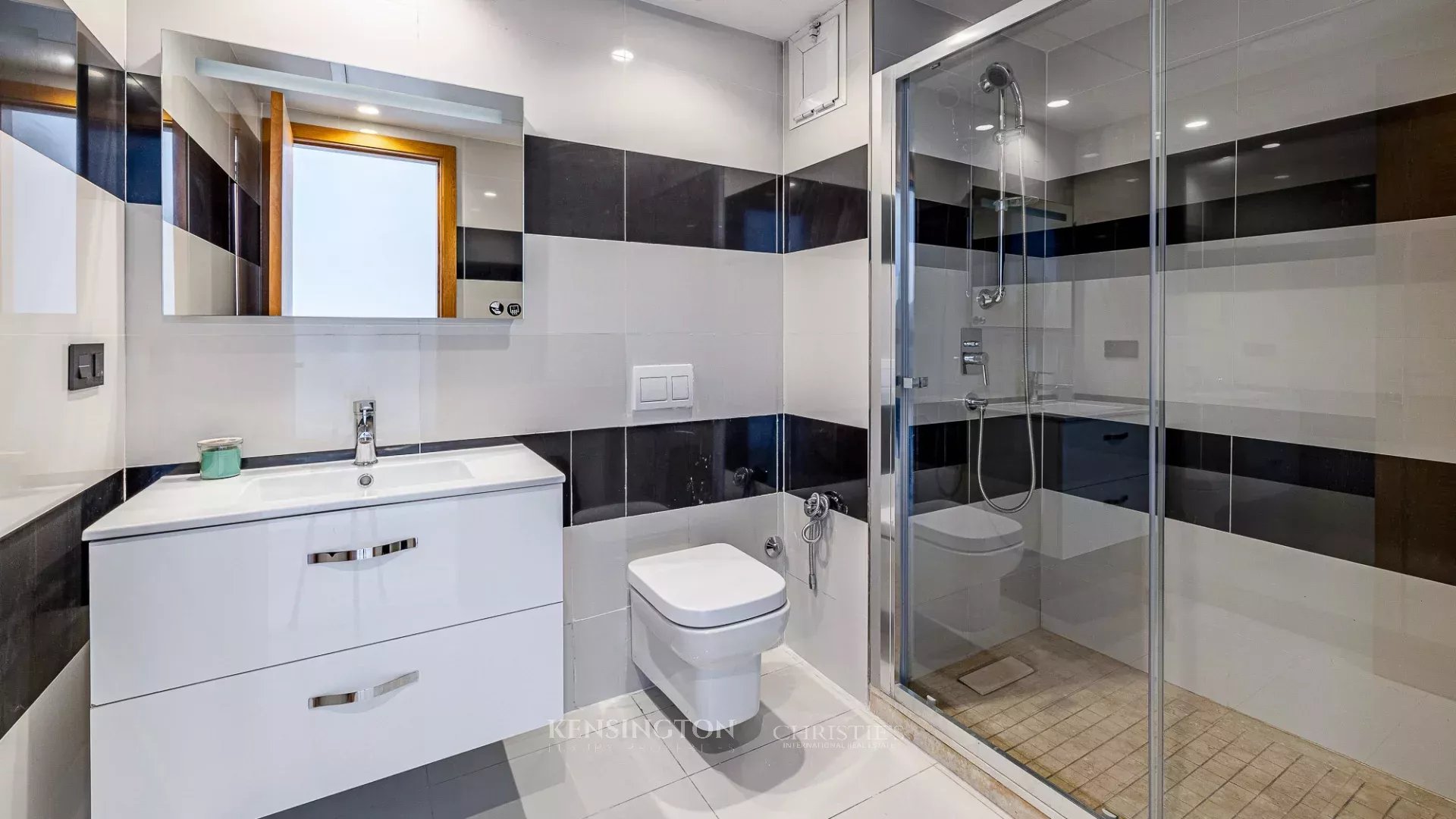 3 Bedroom Apartment/Flat's Image 8