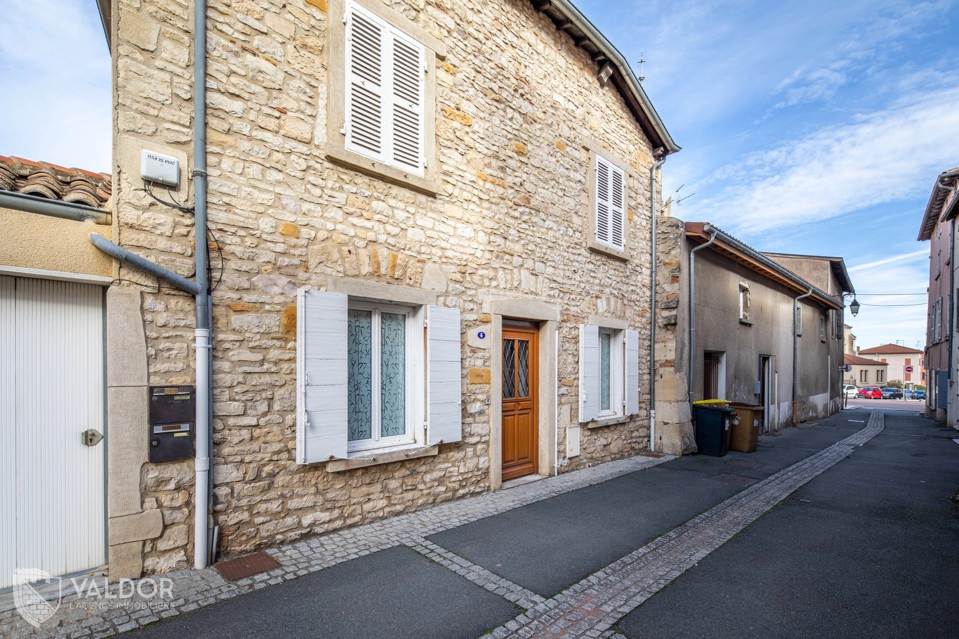 Maison de village 100m² avec cours et garage