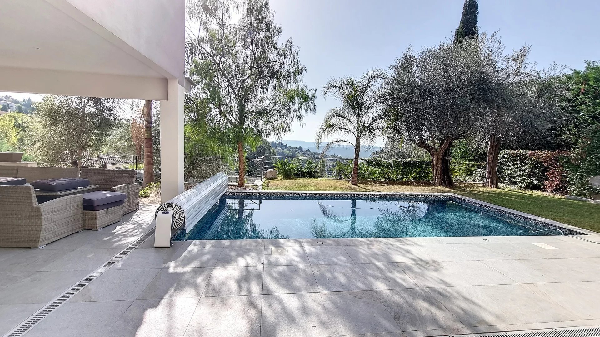 VILLA MODERNE 200M² + PISCINE VUE DEGAGEE GRASSE