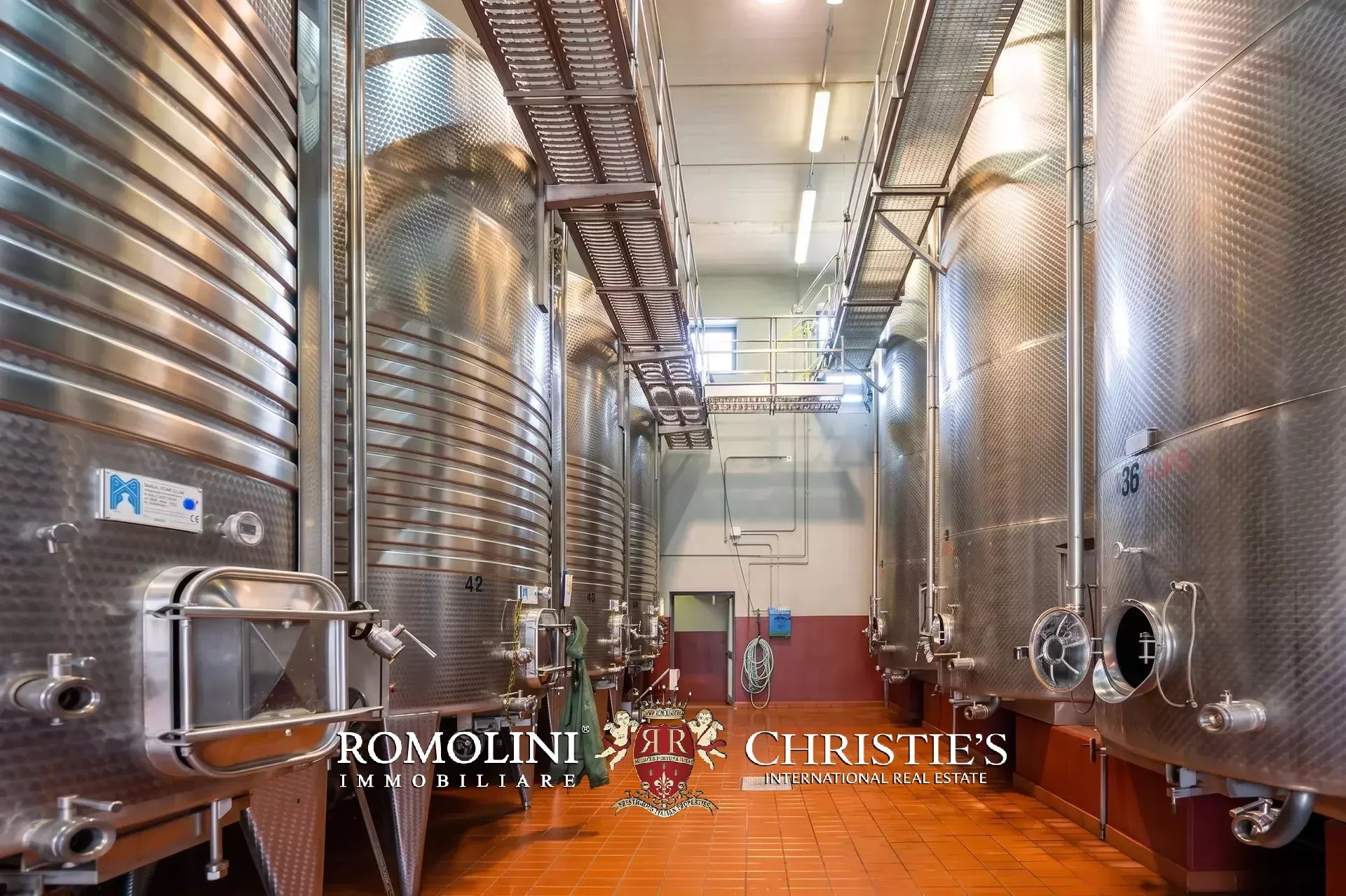 5 Bedroom Vineyard's Image 9