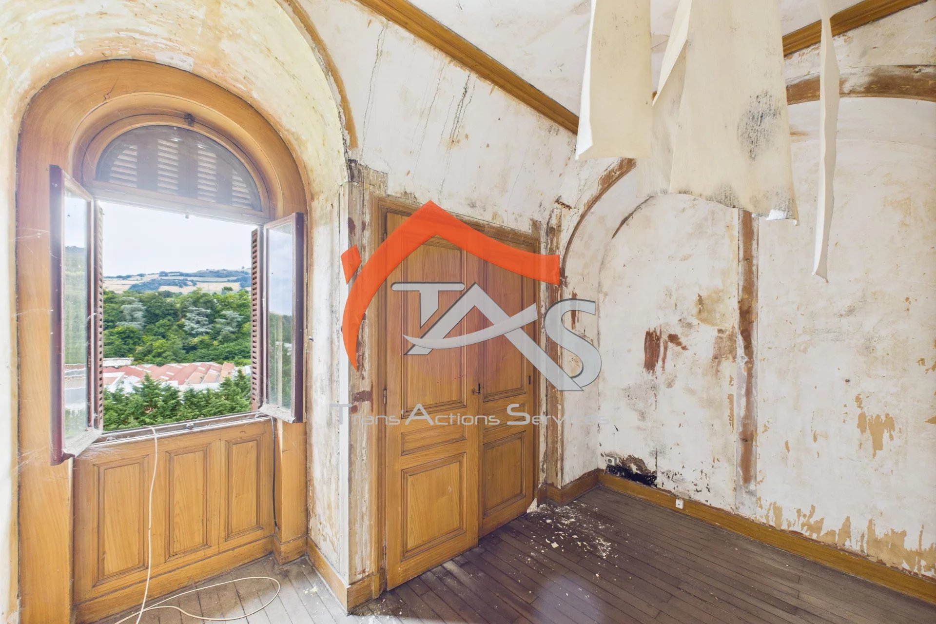 Plateau de 71.92 m² à aménager avec jardin et parking - Photo 5
