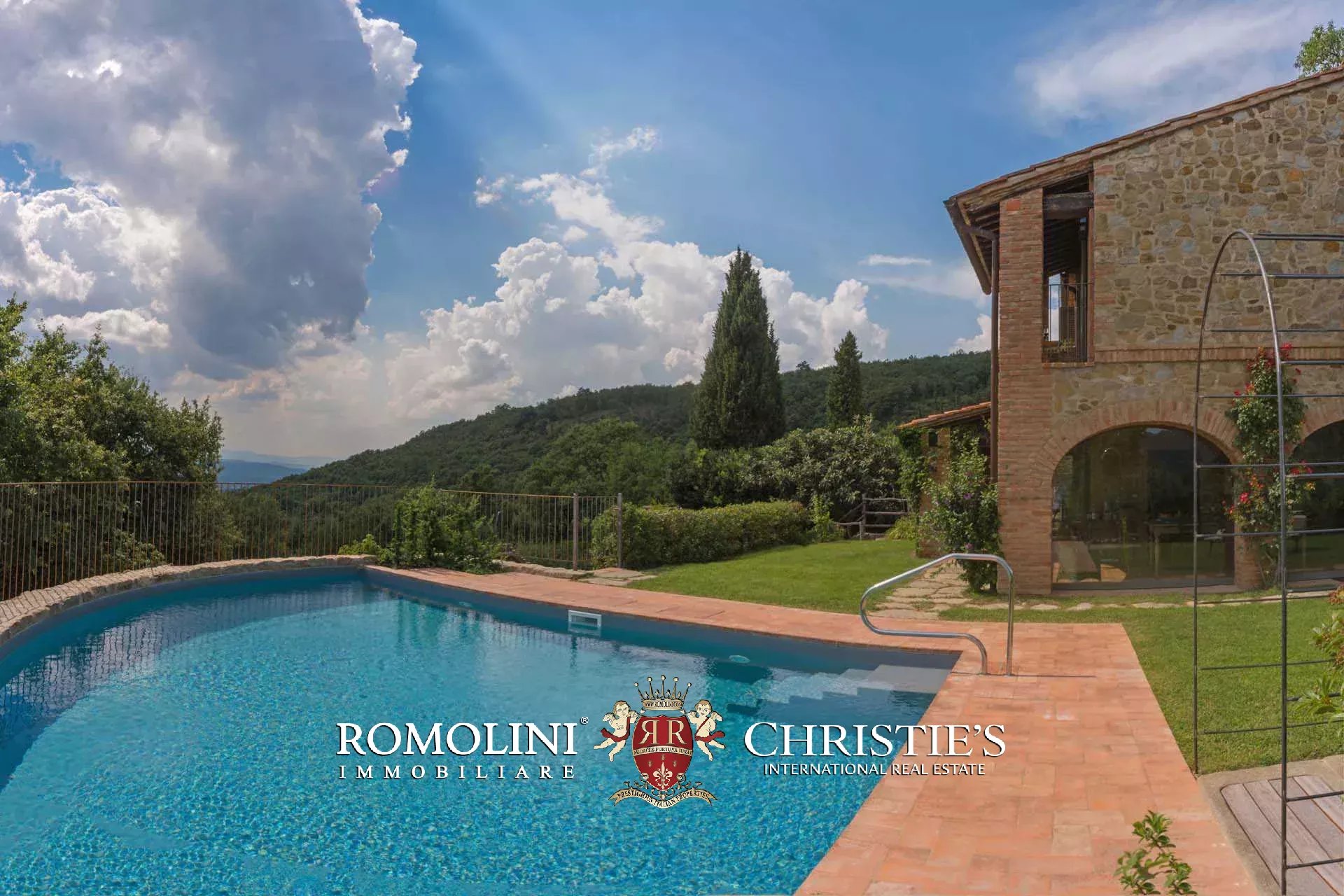 TENUTA VINICOLA BIOLOGICA IN VENDITA, CANTINA BIO TOSCANA