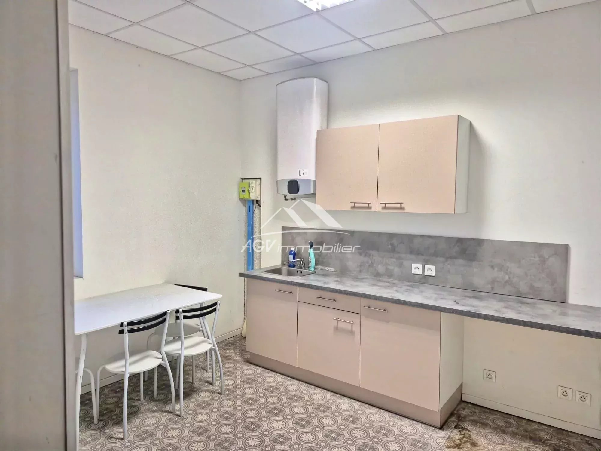 Sale Retail space Saint-Christol-lez-Alès