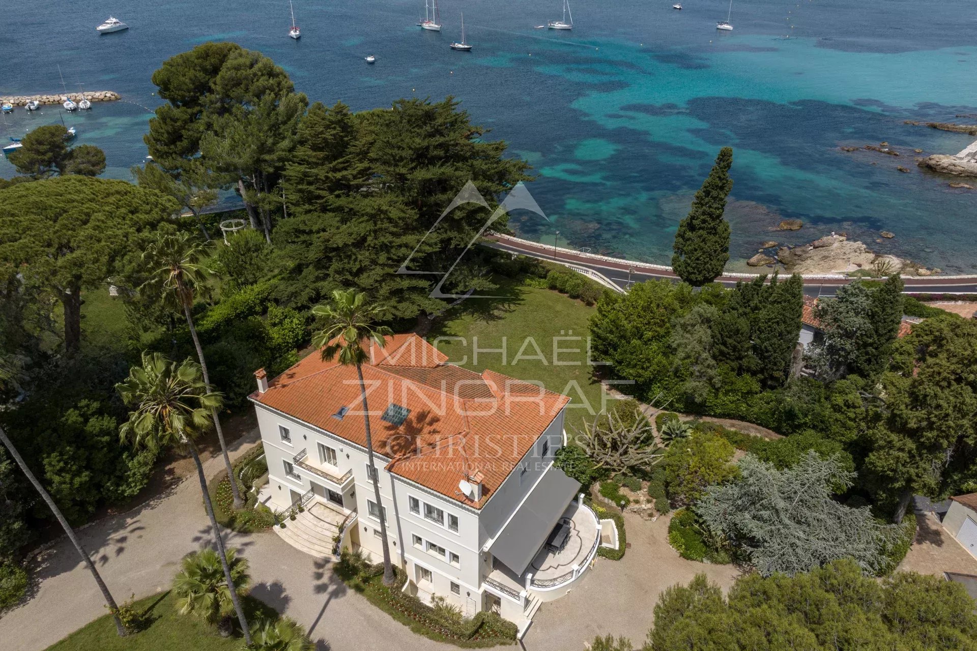 10 Bedroom Villa/Townhouse's Image 10