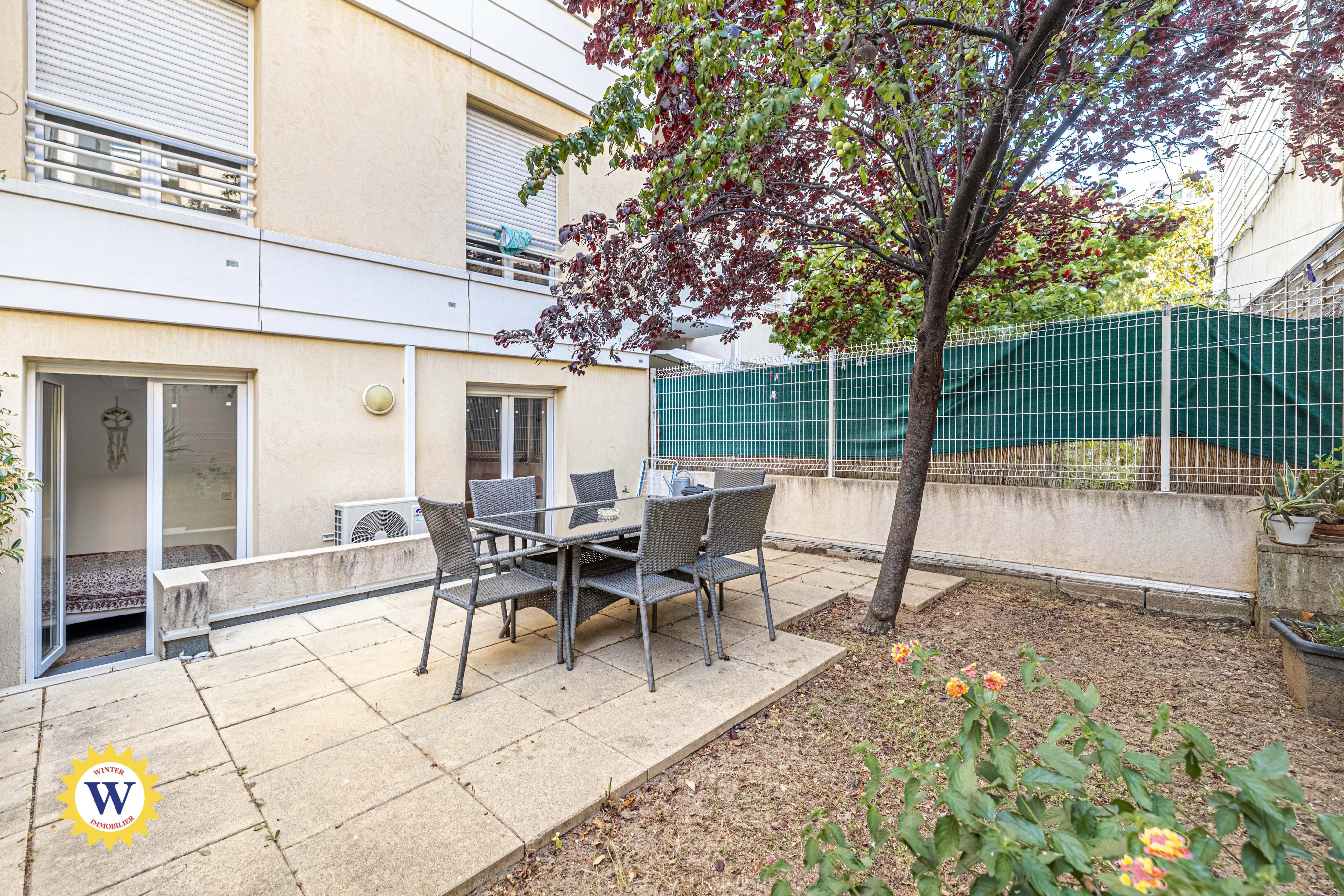 LOCATION NICE CENTRE - STUDIO COIN NUIT - TERRASSE/JARDIN