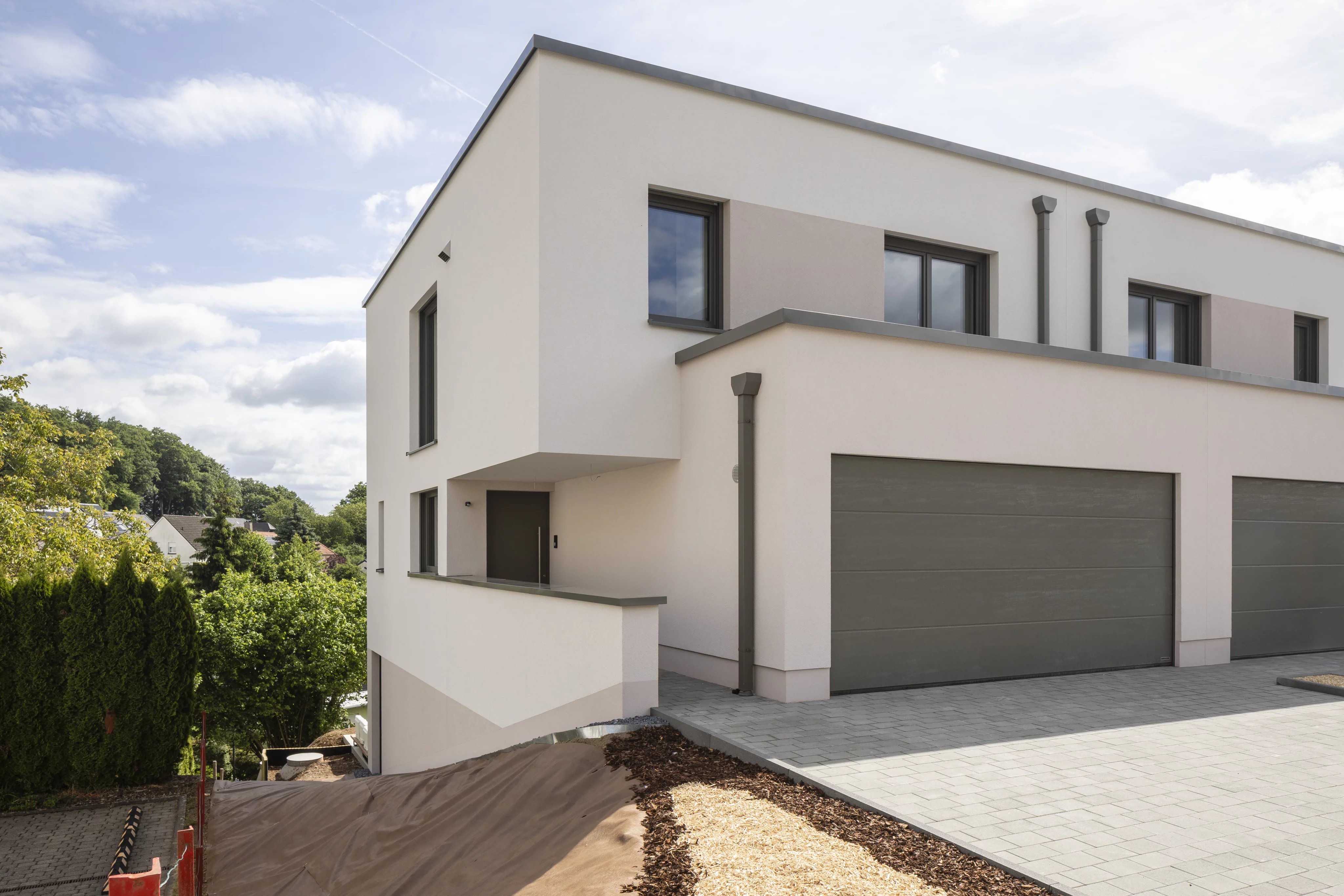 property-featured-image