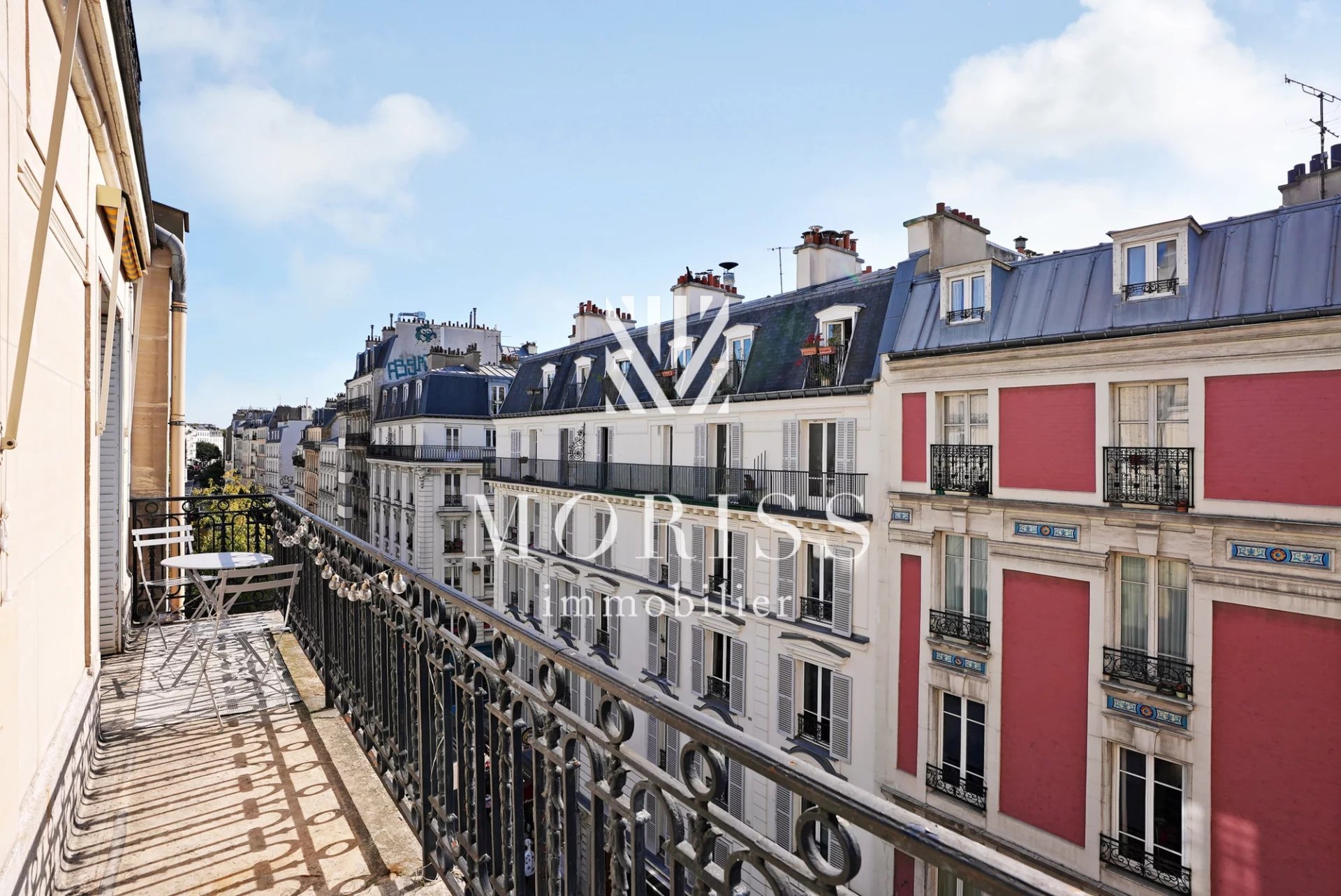 APPARTEMENT COUP DE COEUR - TERRASSE - 3 PIÉCES - ABBESSES - Image Array