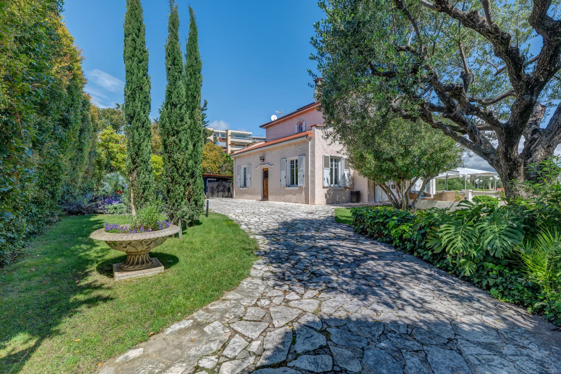 Fabron - Villa de maitre avec Piscine et Vue mer