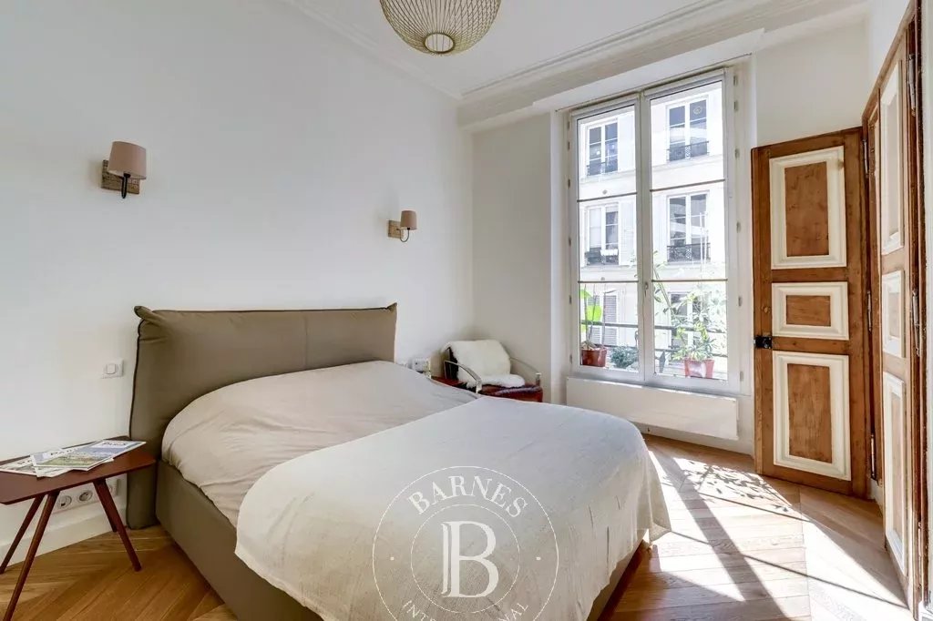 Daire Paris 4ème - picture 4