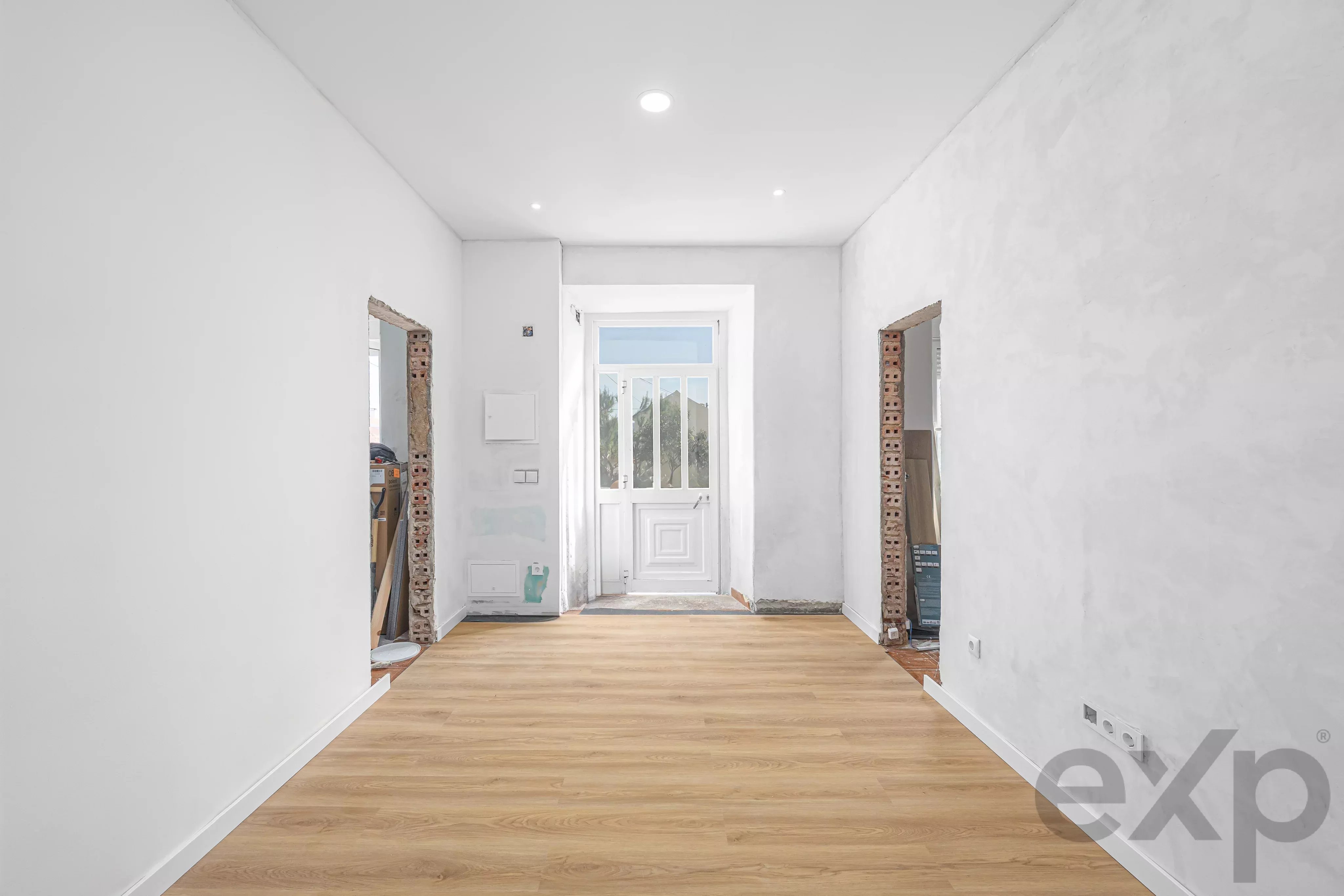 Renovated 2‑bedroom apartment 86742200 image 3