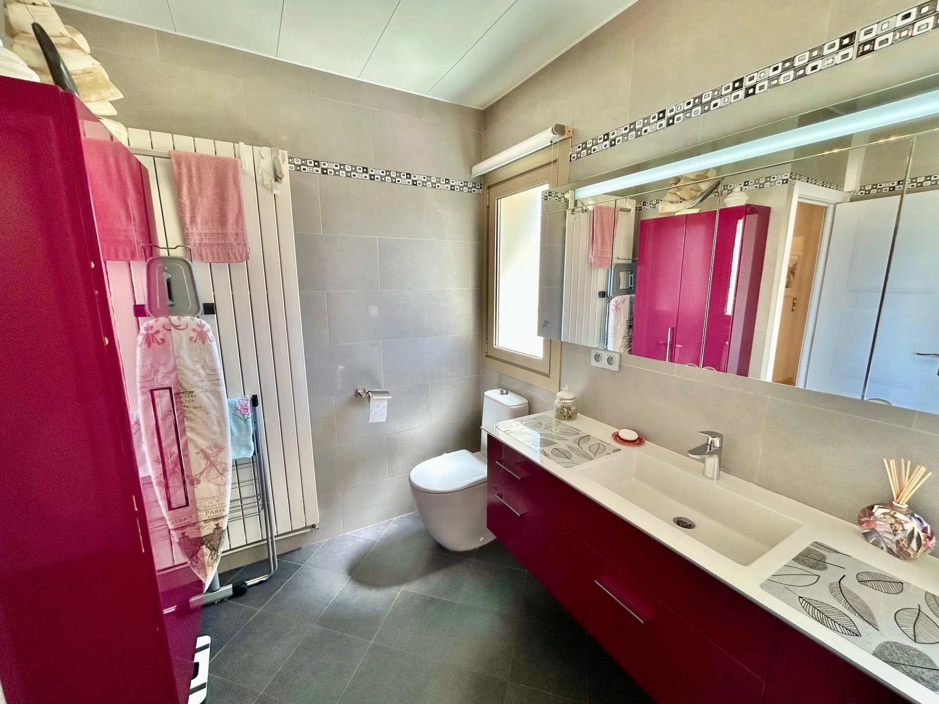 Montrose – Top floor with terrace, bright 4-room apartment with double garage