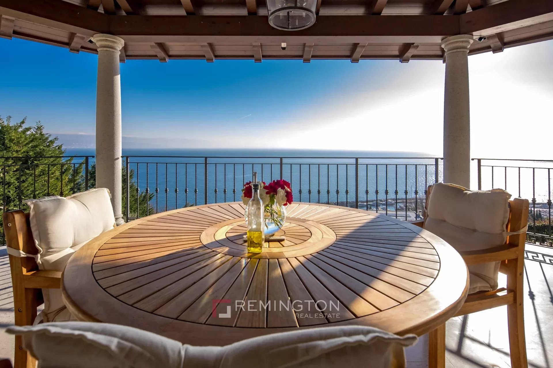 4 Bedroom Villa/Townhouse's Image 3