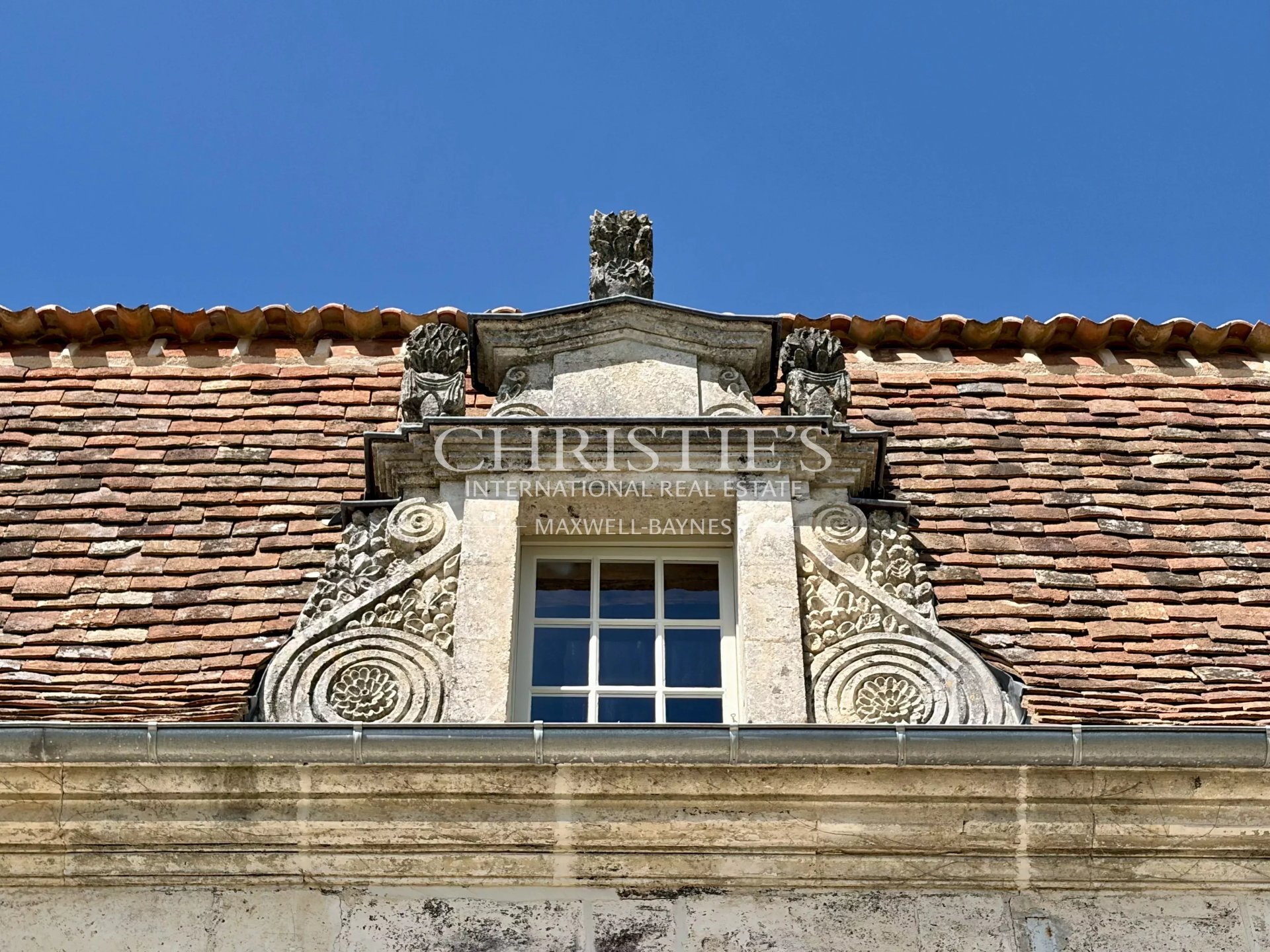 6 Bedroom Chateau's Image 31