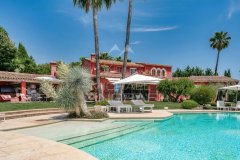 Mougins - Exclusive Listing - Provençal-style property with panoramic views of the village and the sea — photo 3 of 7