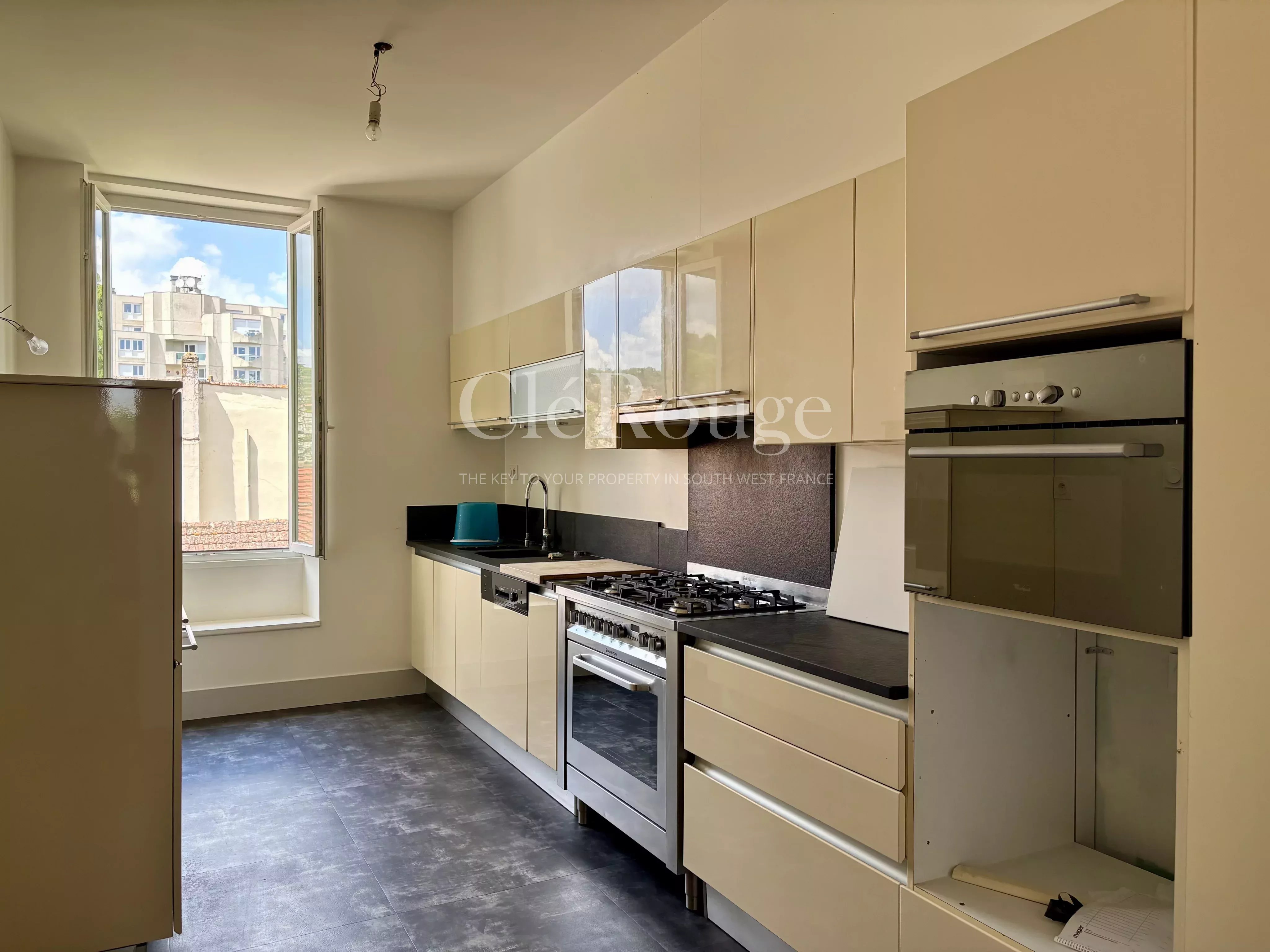 Au coeur d'Agen  Élégante demeure en pierre avec gîte, piscine et la liberté de créer, d'y vivre ou de louer.