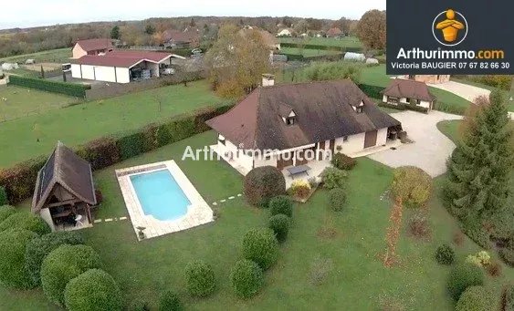 LOUHANS (71 SAONE ET LOIRE), à vendre maison individuelle de 140 m², piscine, 3 chambres, dépendances, parc arboré de 2 672 m²