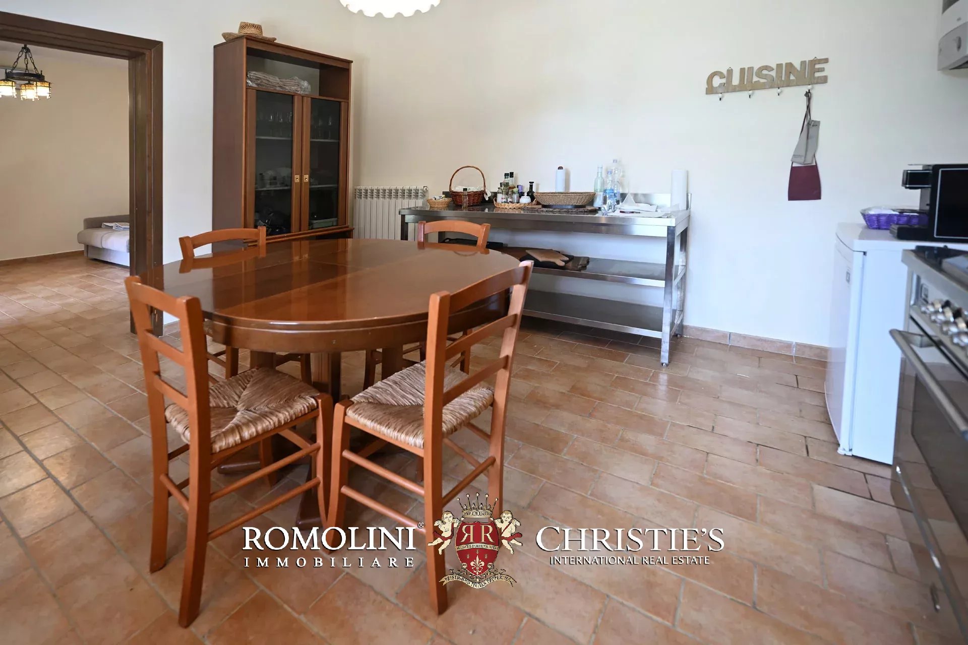 4 Bedroom Vineyard's Image 18