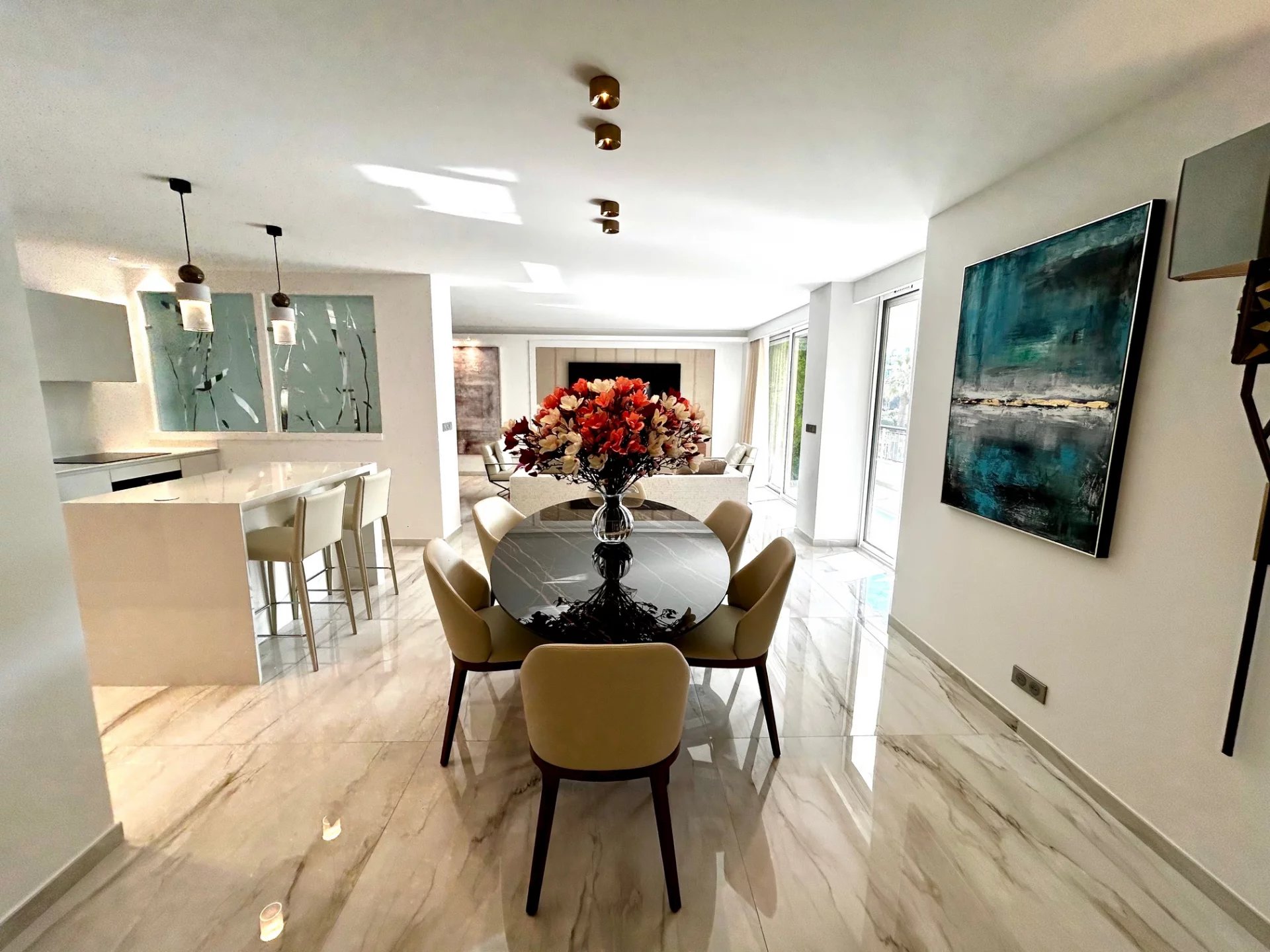 CANNES CROISETTE APPARTEMENT 3 PIECES A VENDRE