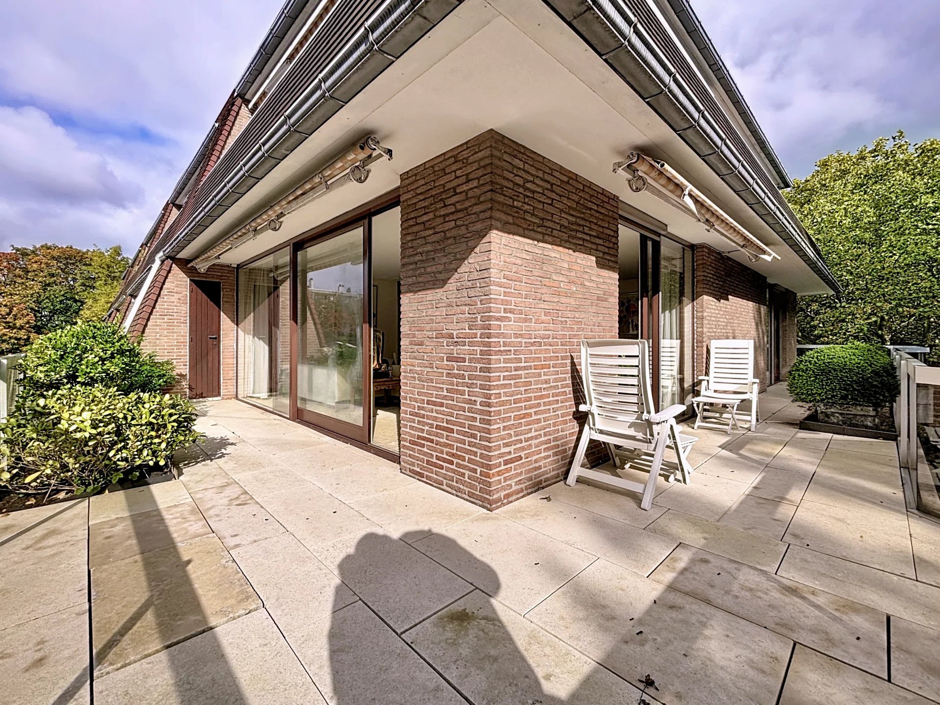 Montjoie -Marc Corbiau prestige apartment, tree-view terraces