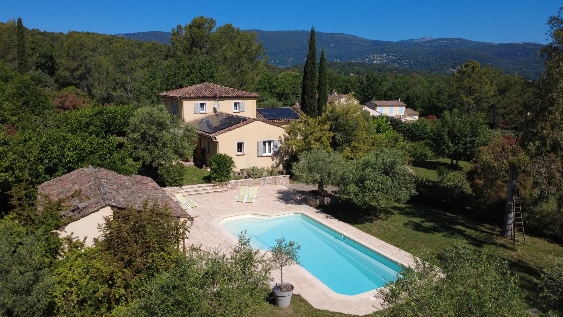 Fabulous 4 bedroom house with large Independent Studio and Swimming Pool - Fayence