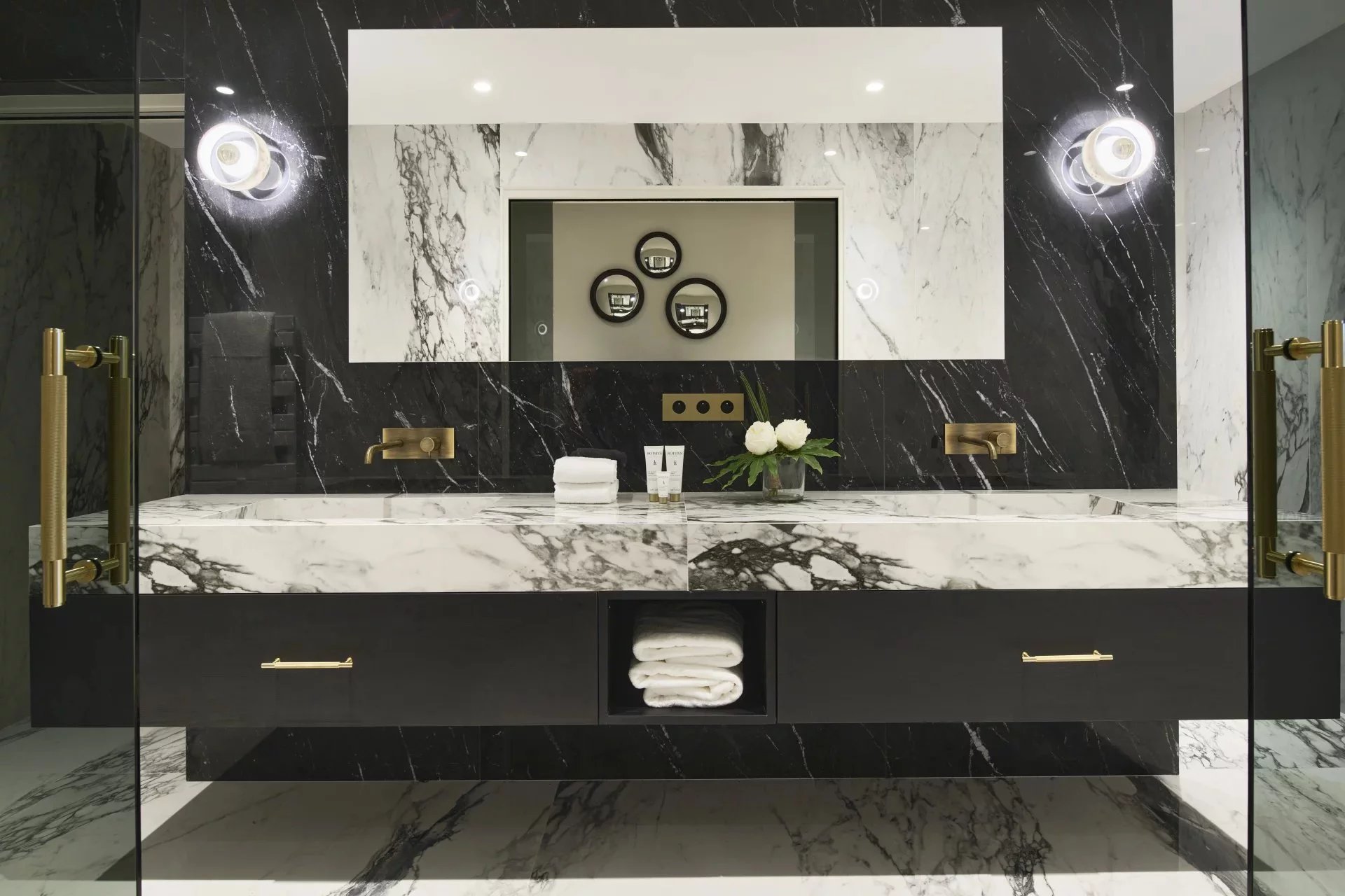 LUXUEUSE VILLA CONTEMPORAINE NEUVE - CAP D'ANTIBES