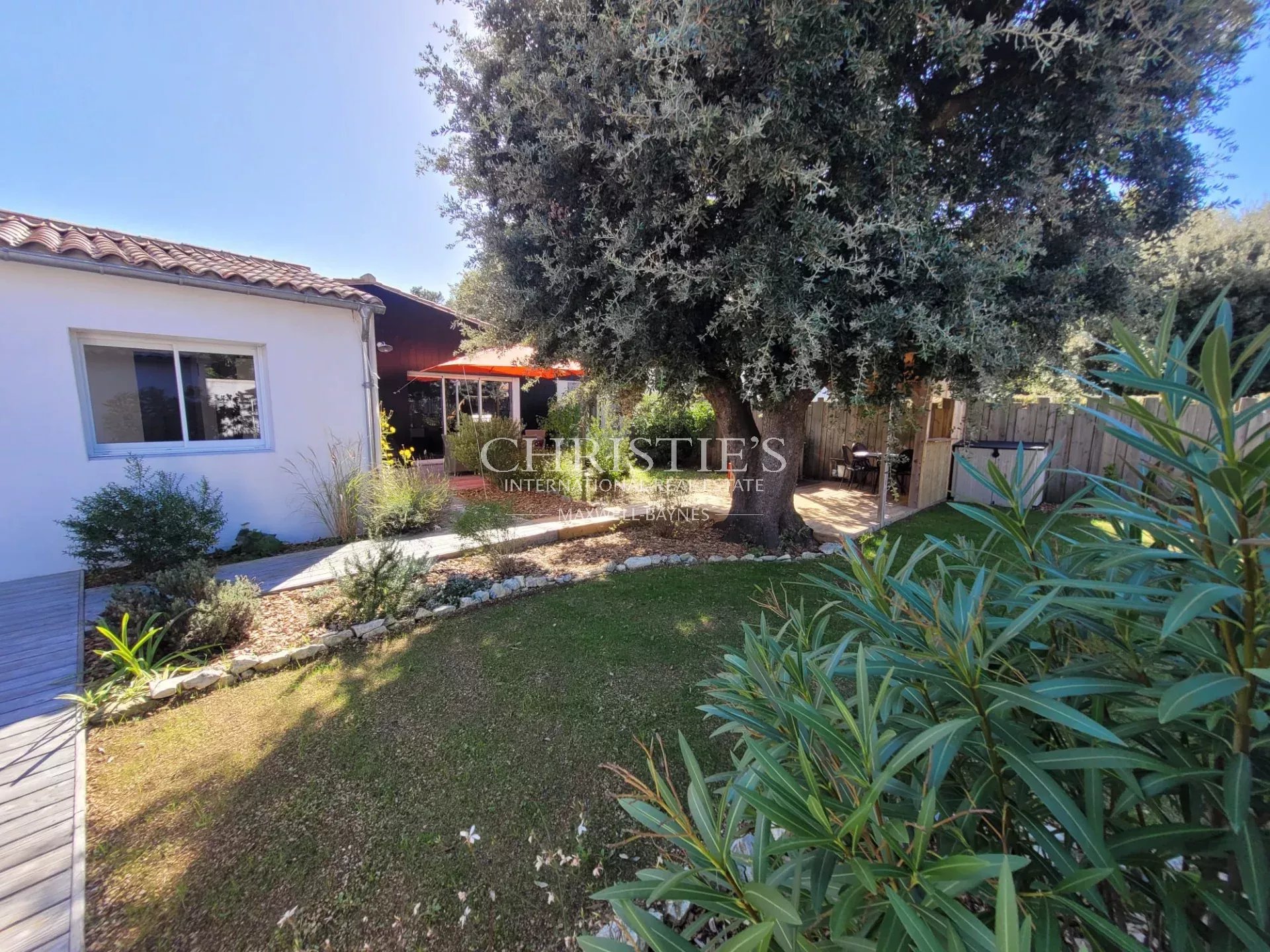 4 Bedroom Villa/Townhouse's Image 16