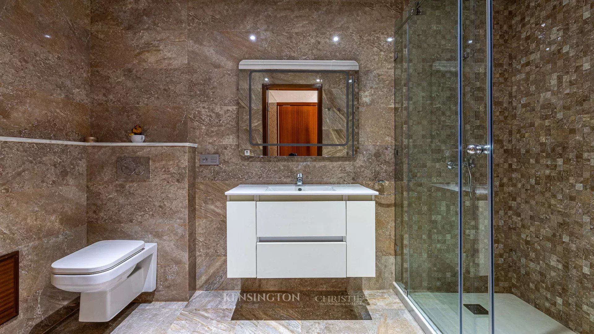 9 Bedroom Villa/Townhouse's Image 35
