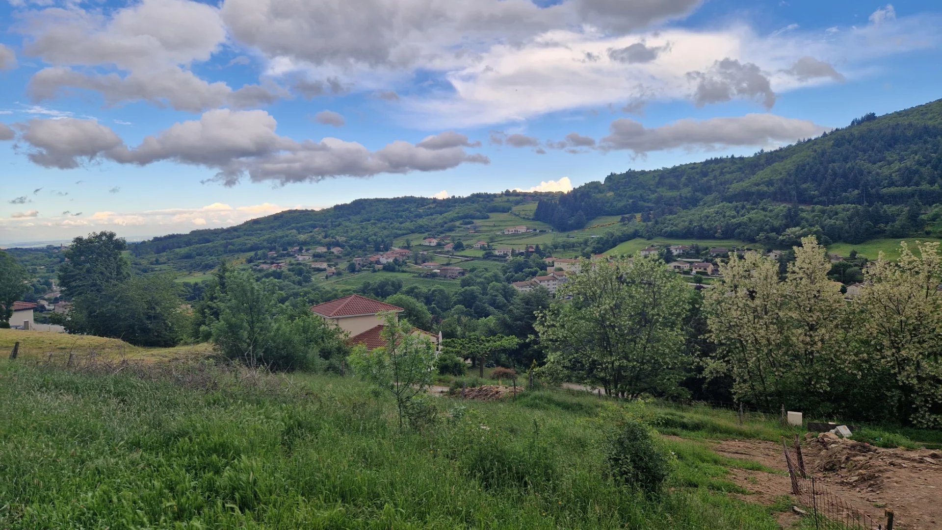 Terrain viabilisé de 958 m2 sur Satillieu
