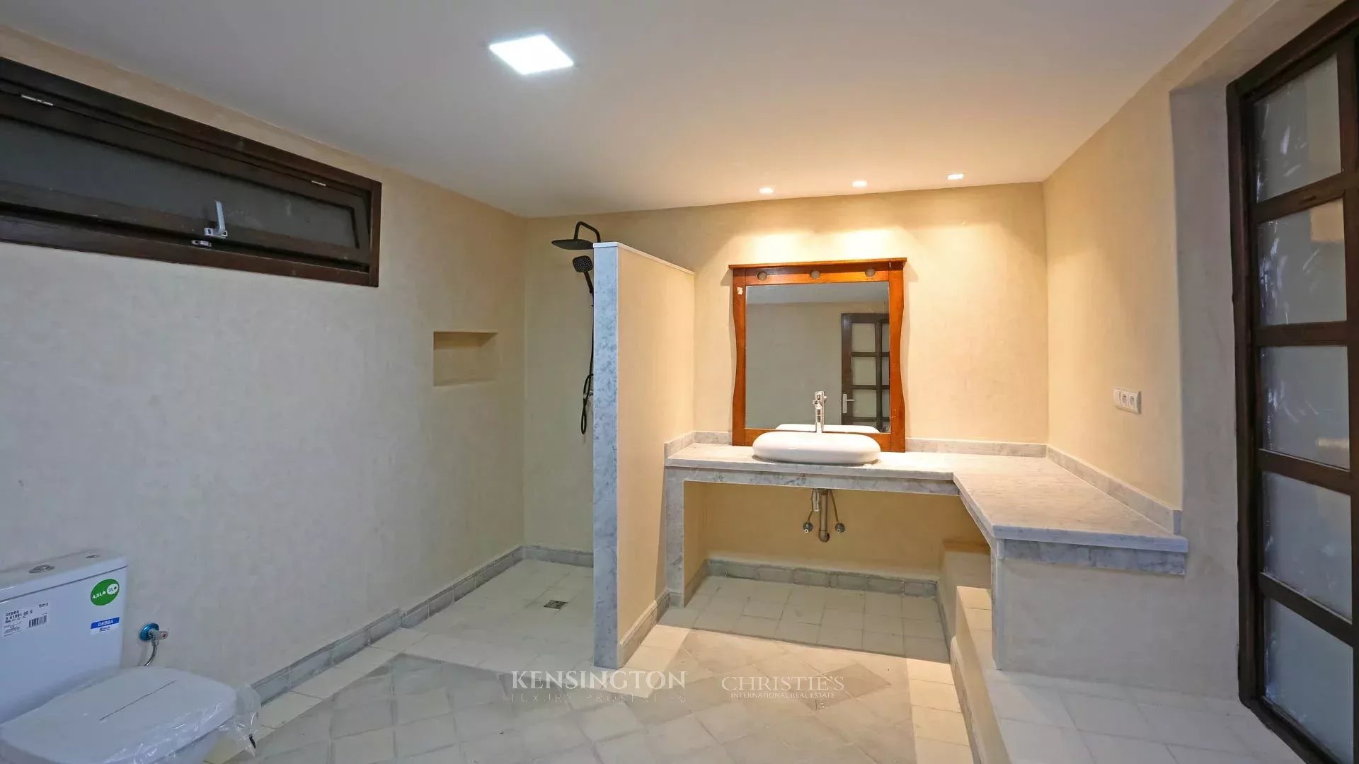 6 Bedroom Villa/Townhouse's Image 27